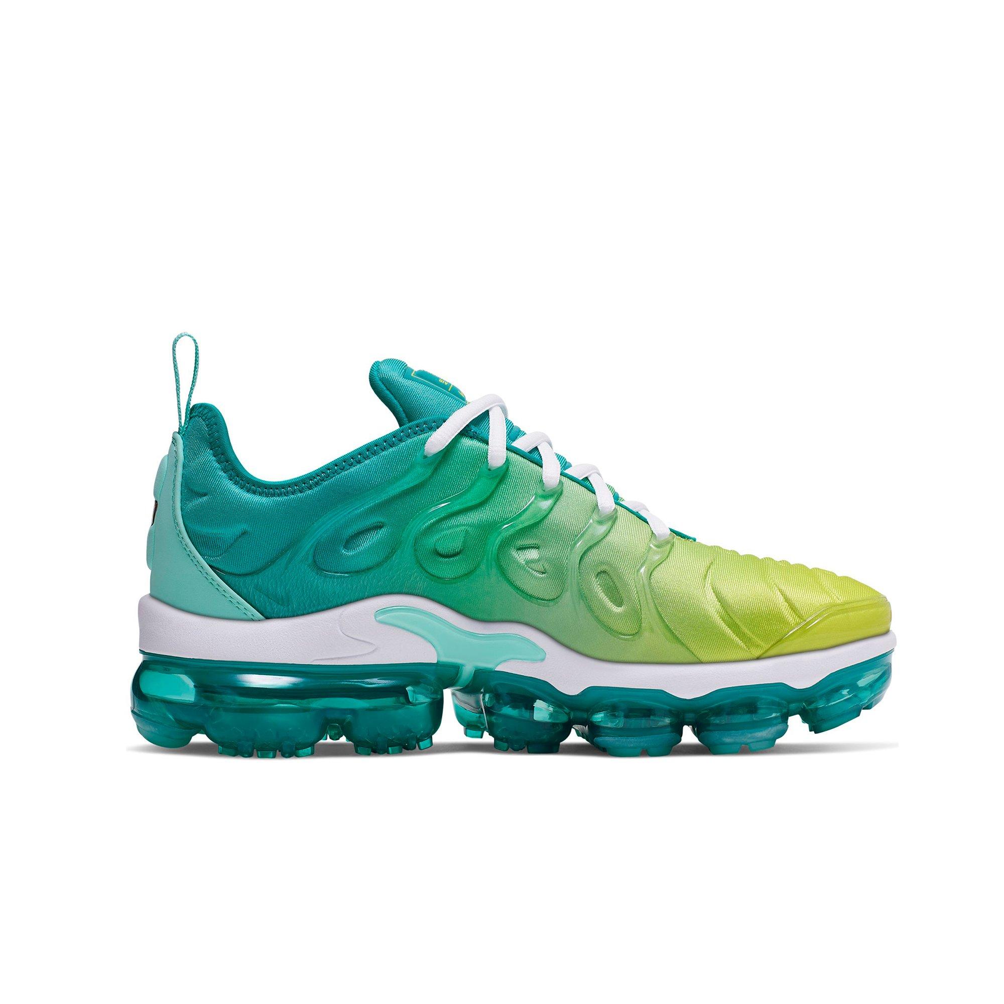 vapormax plus tropical