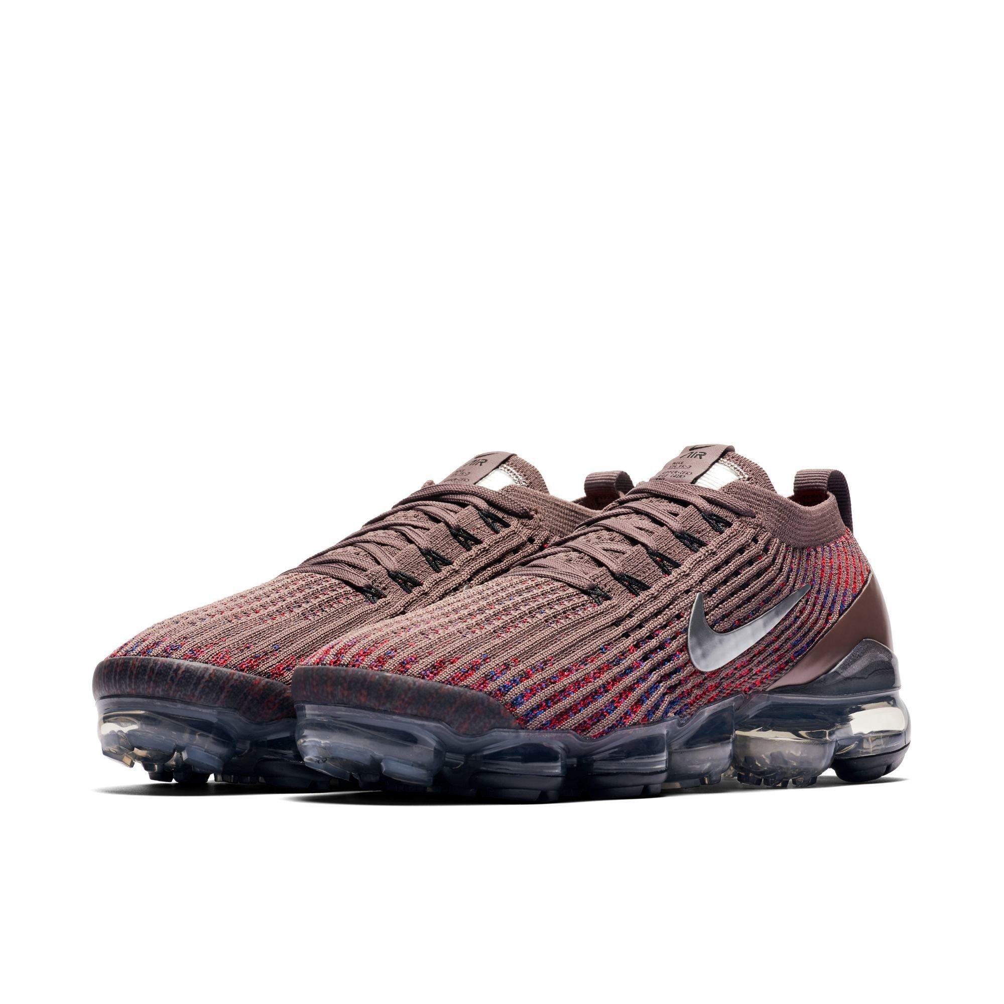 vapormax plum