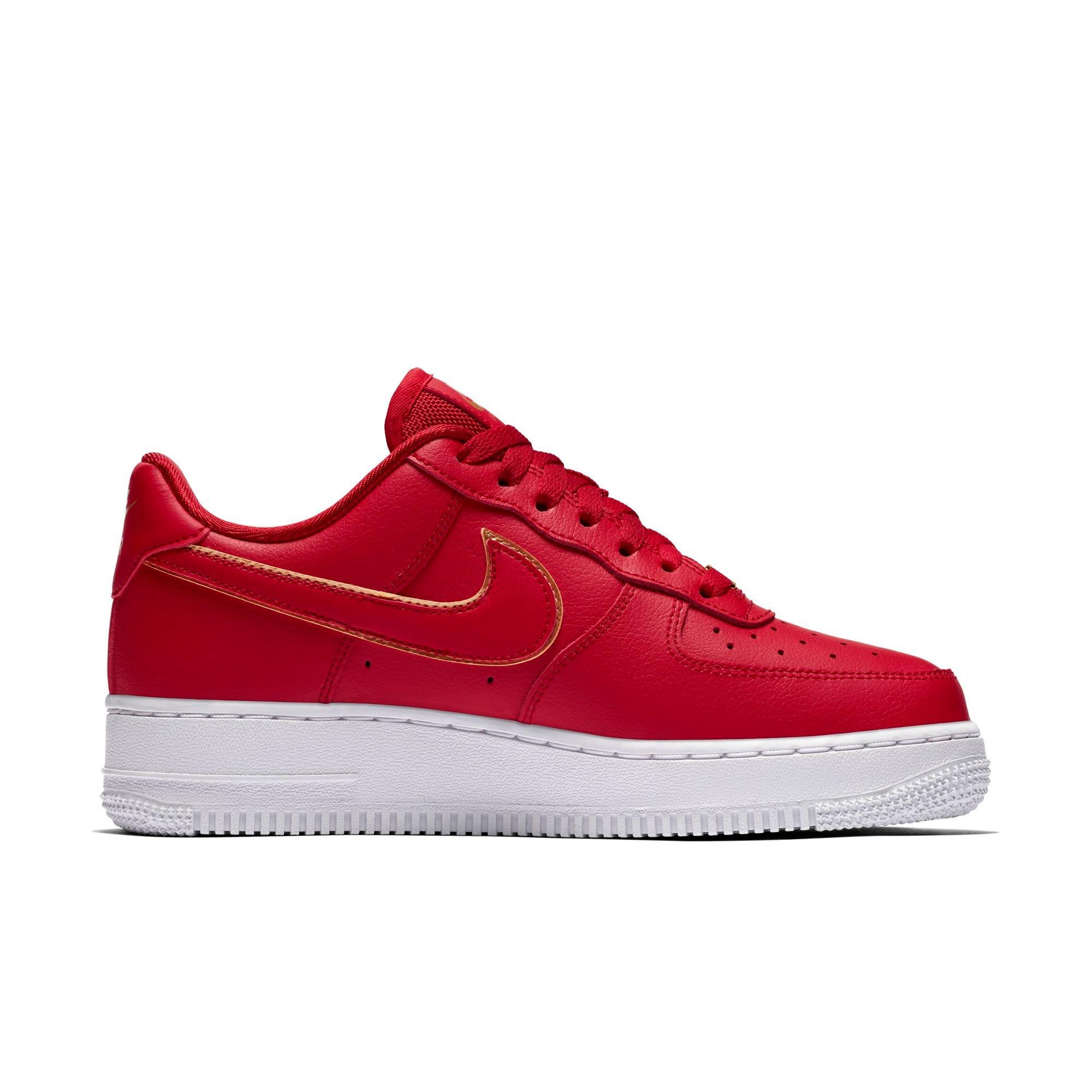 ladies red nike shoes