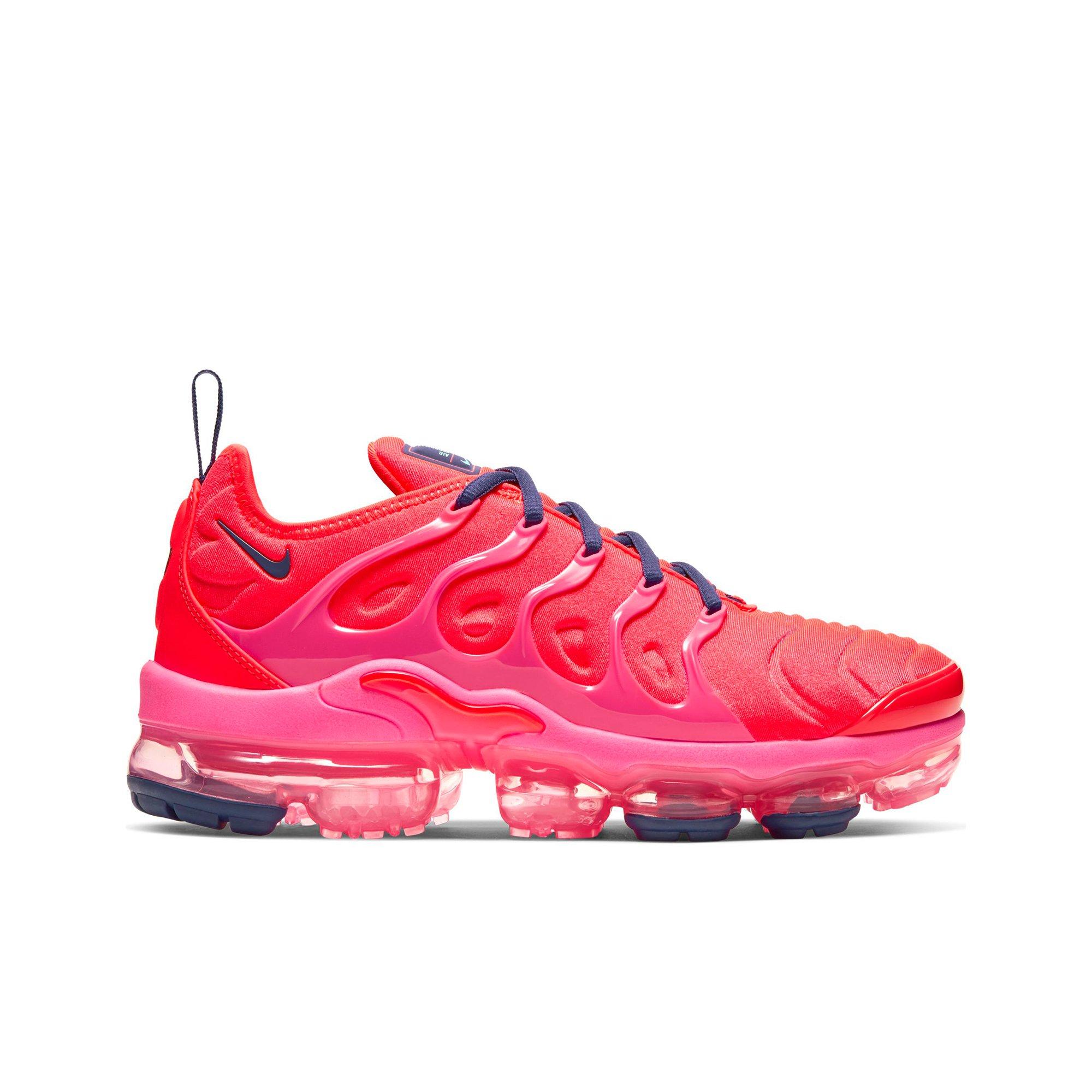 nike air vapormax plus pink and black