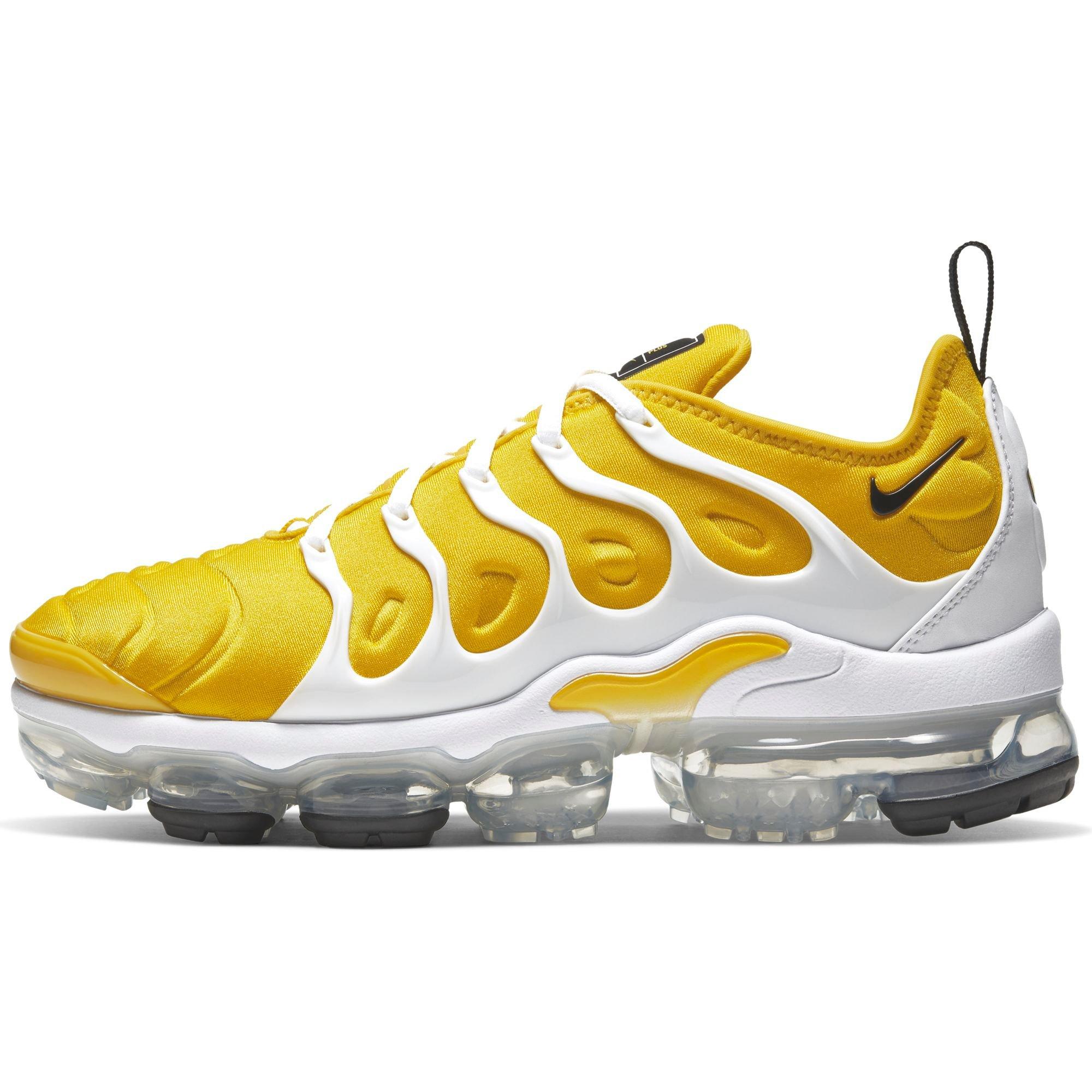 all white vapormax plus women's