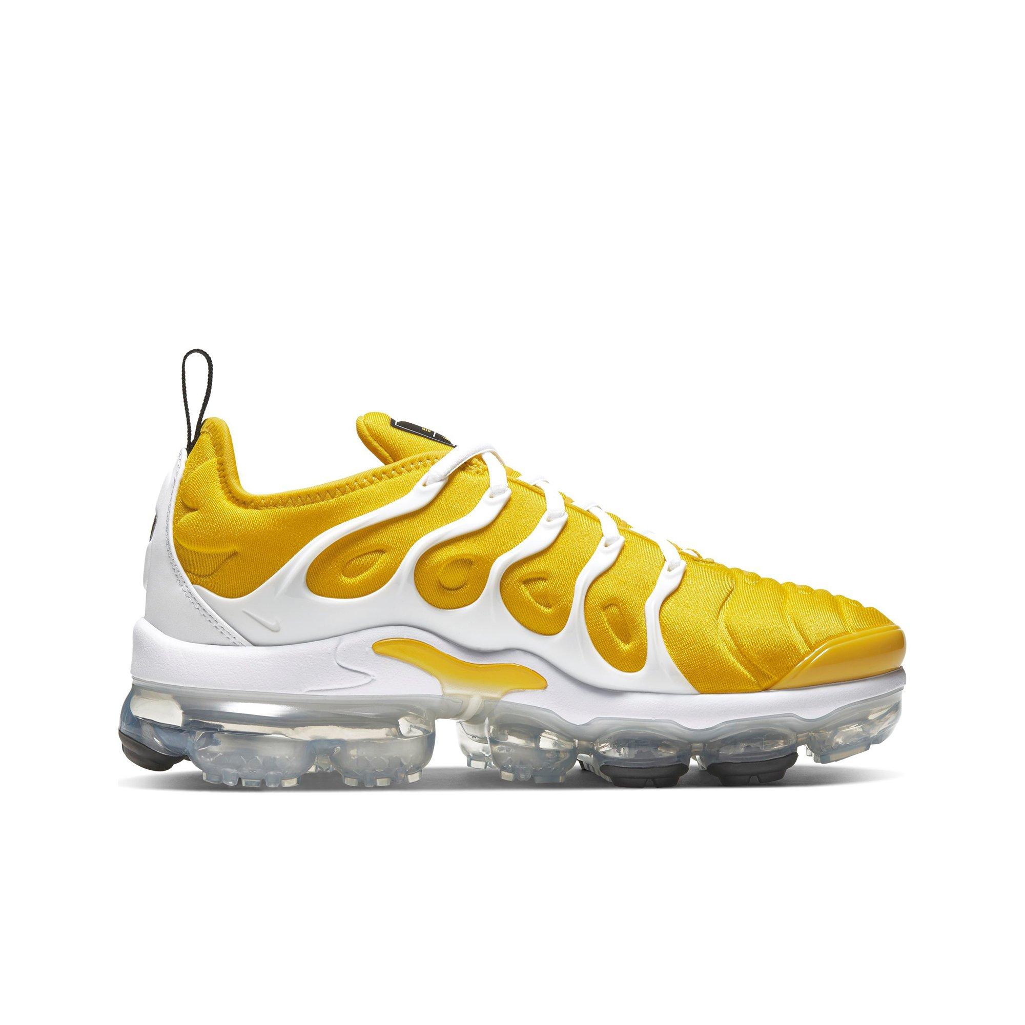 yellow nike vapormax womens