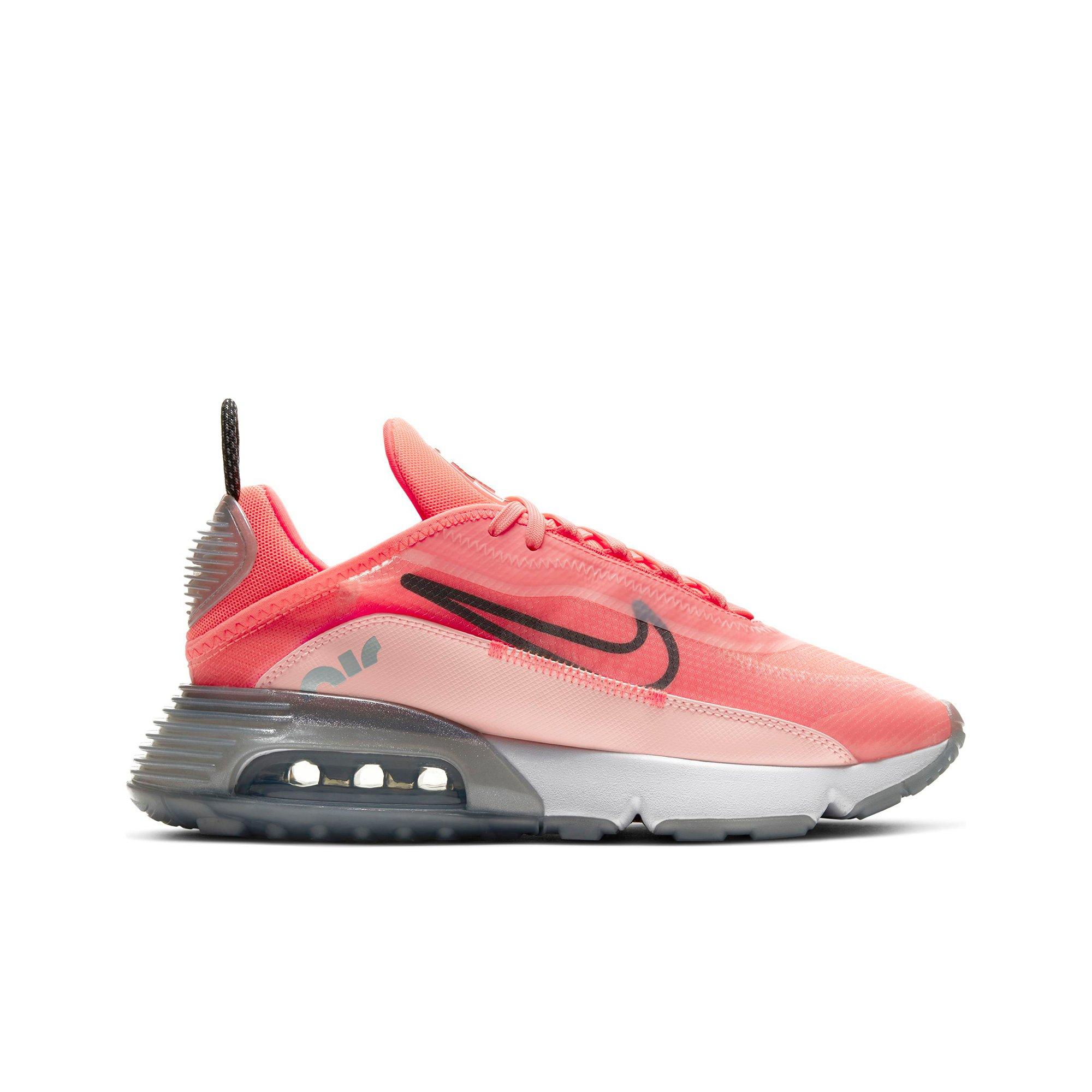 nike women's sneakers clearance