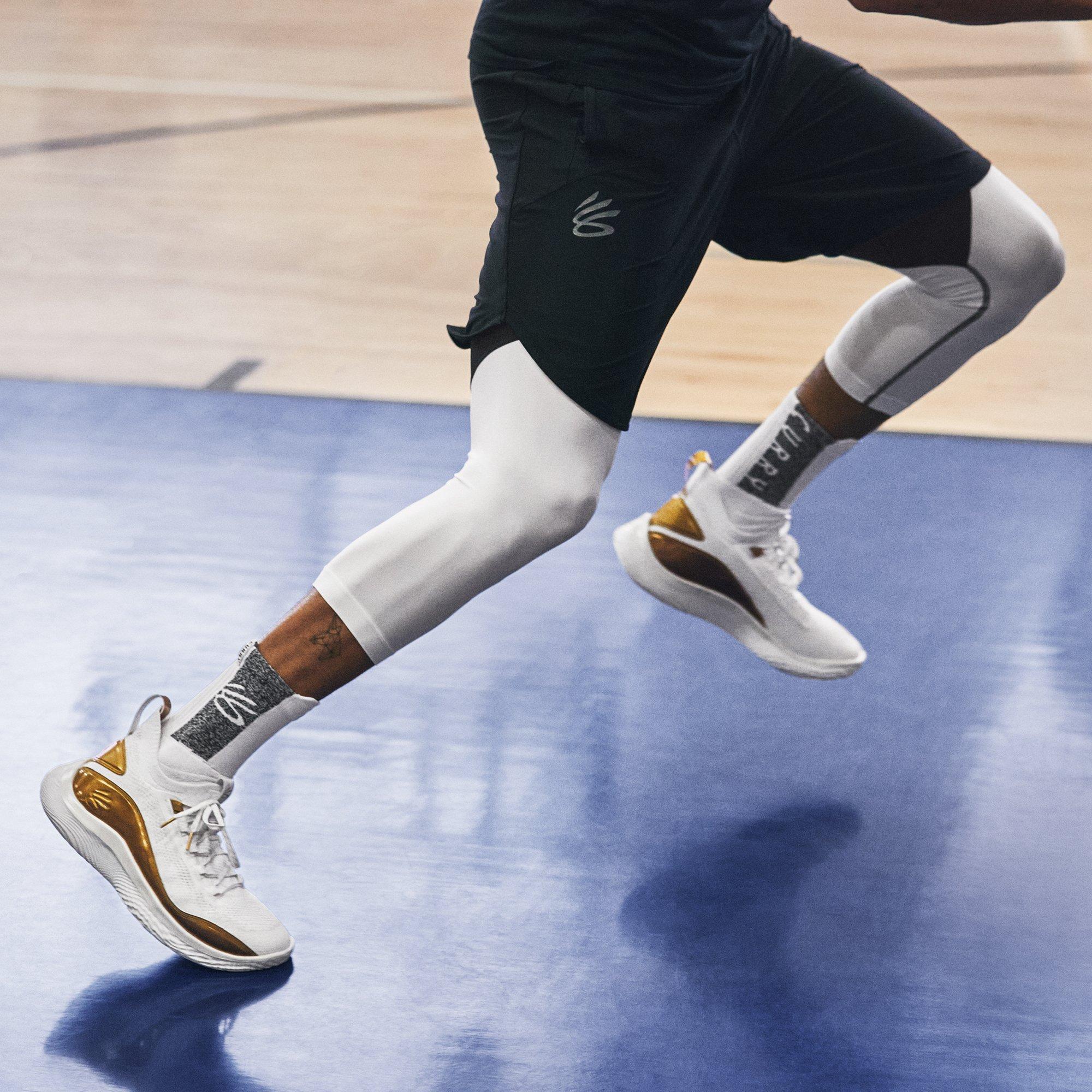 white and gold curry 8