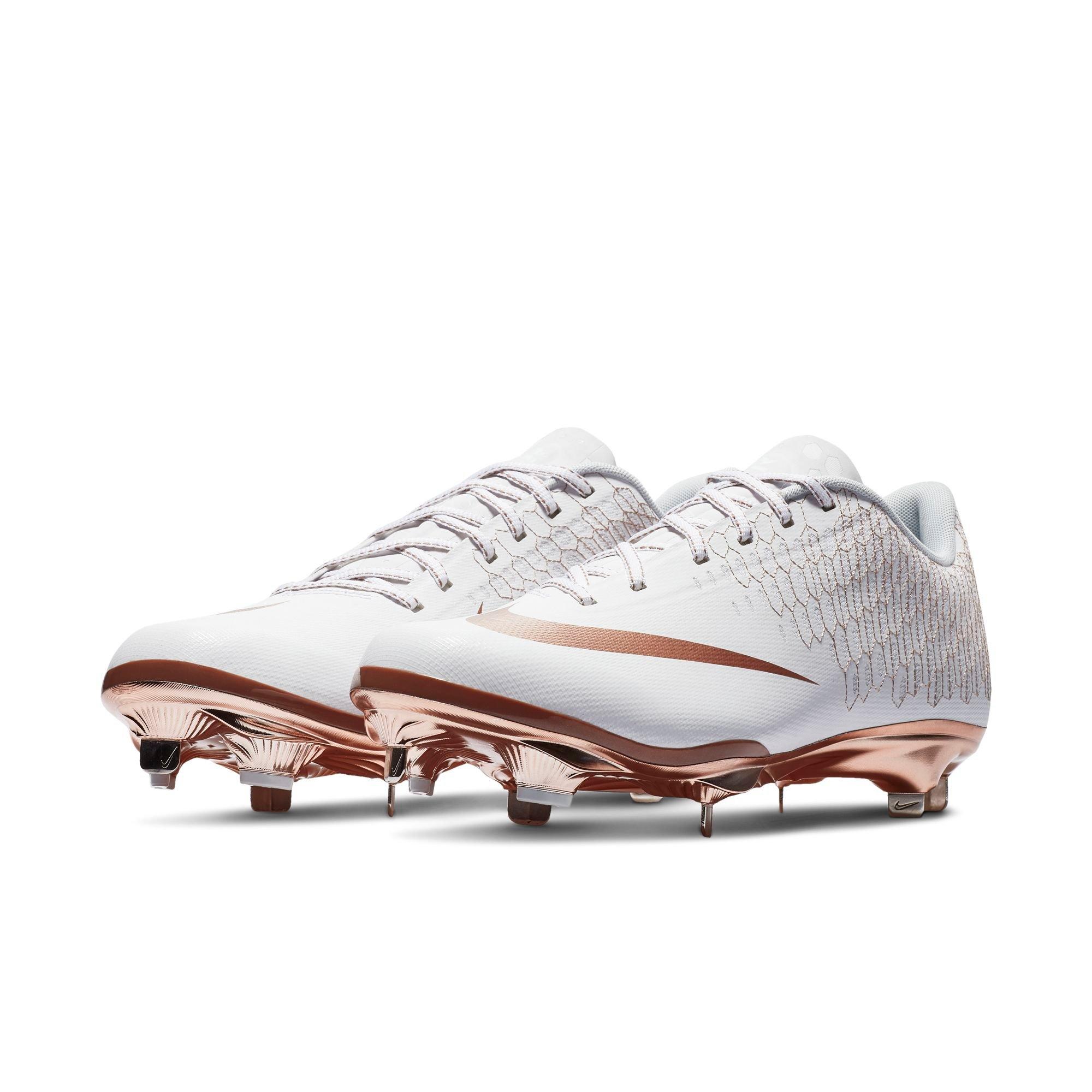 gold nike baseball cleats