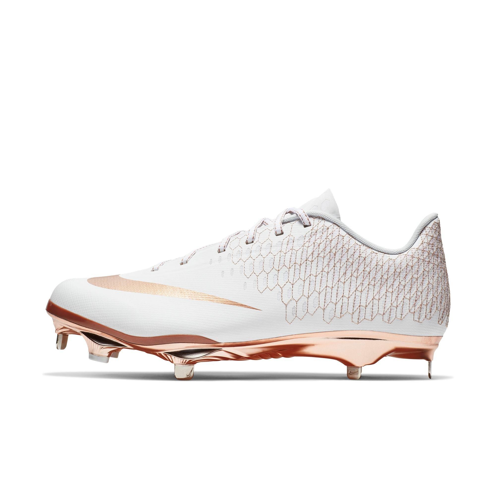 nike white and gold baseball cleats