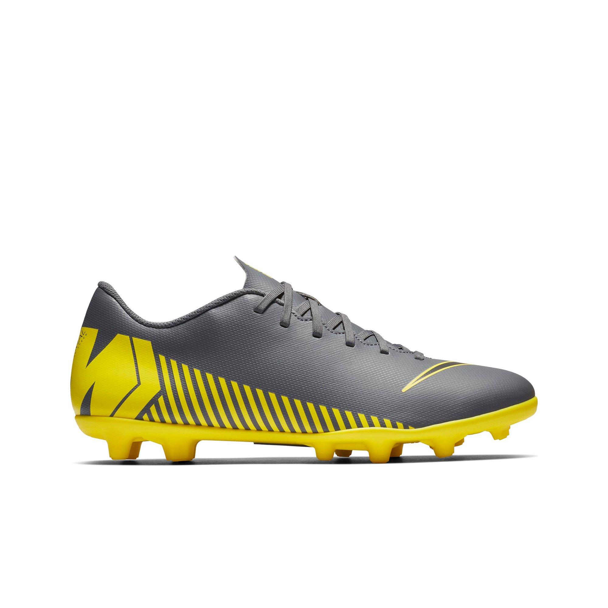 yellow nike vapor cleats