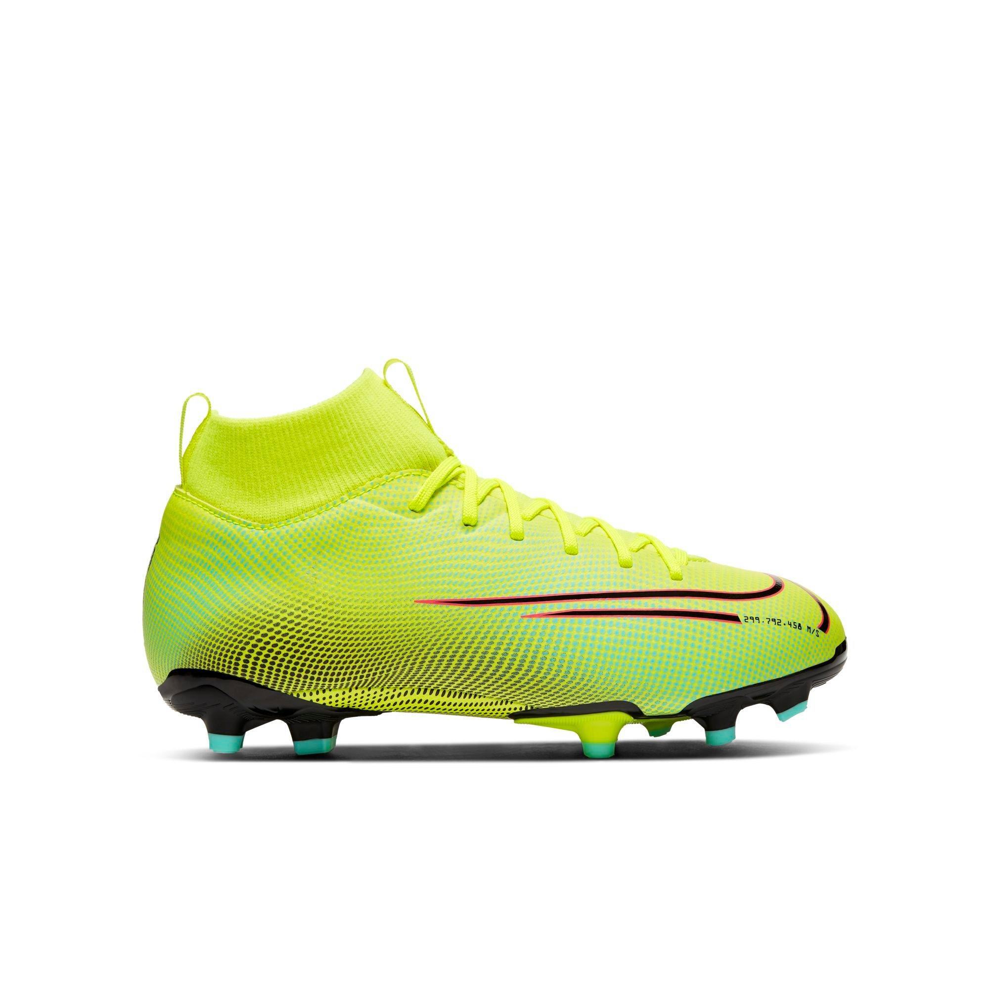 nike junior soccer boots