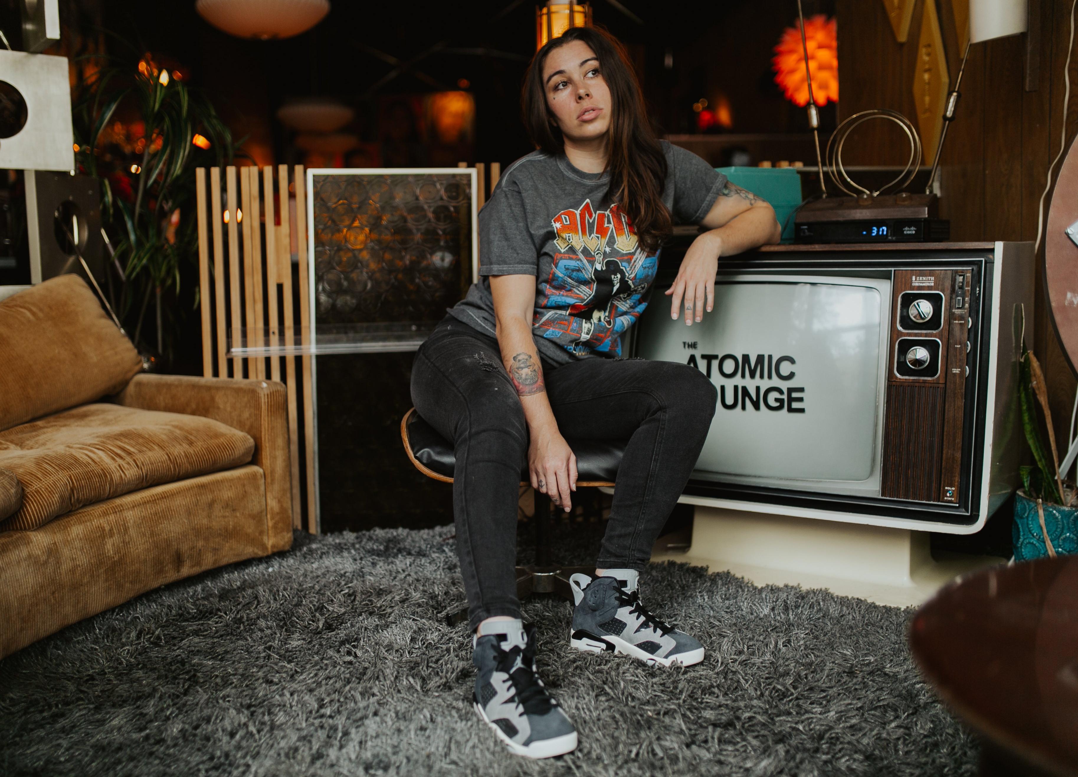jeans to wear with jordans female