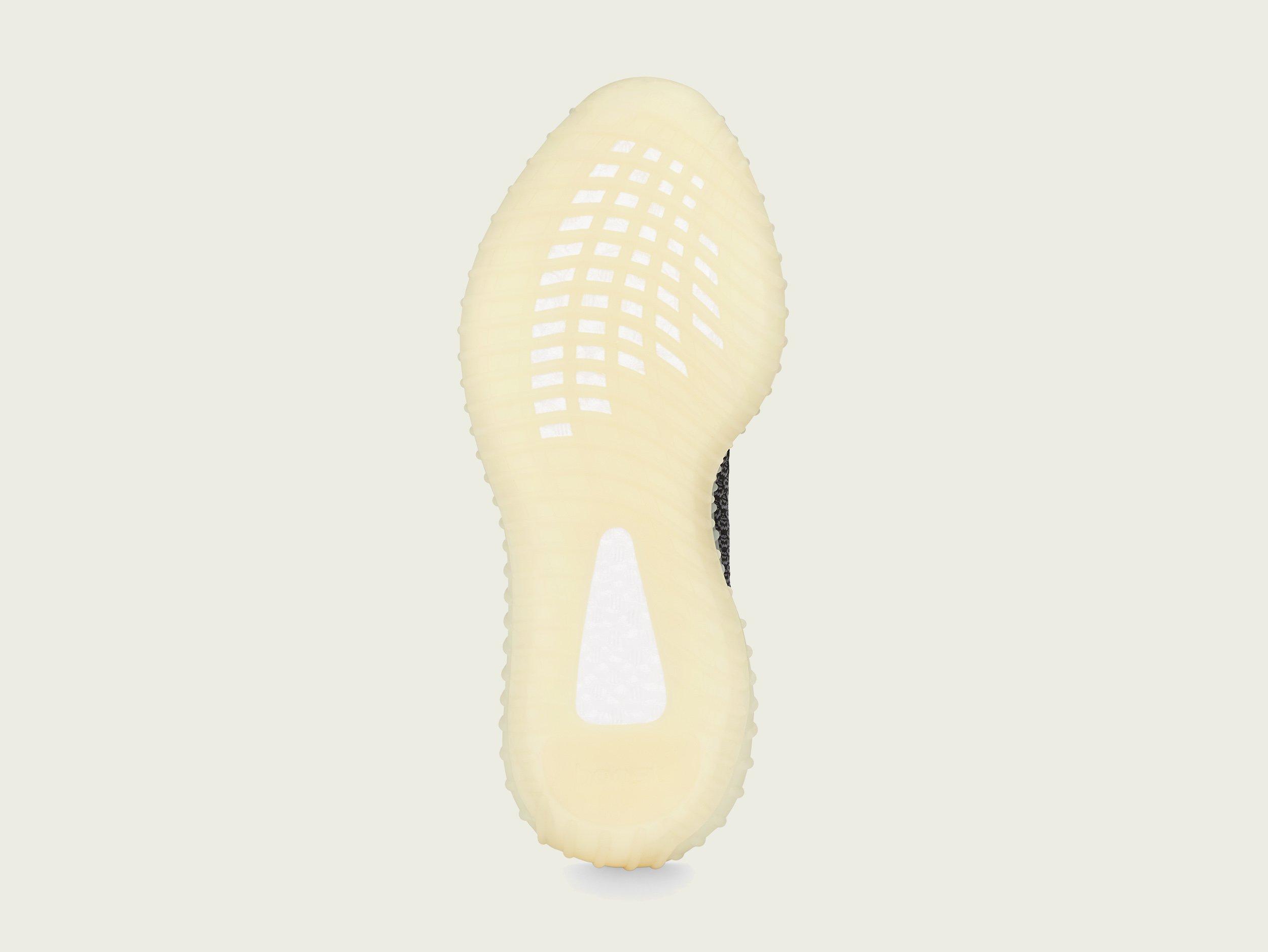 yeezy boost 350 bottom of shoe