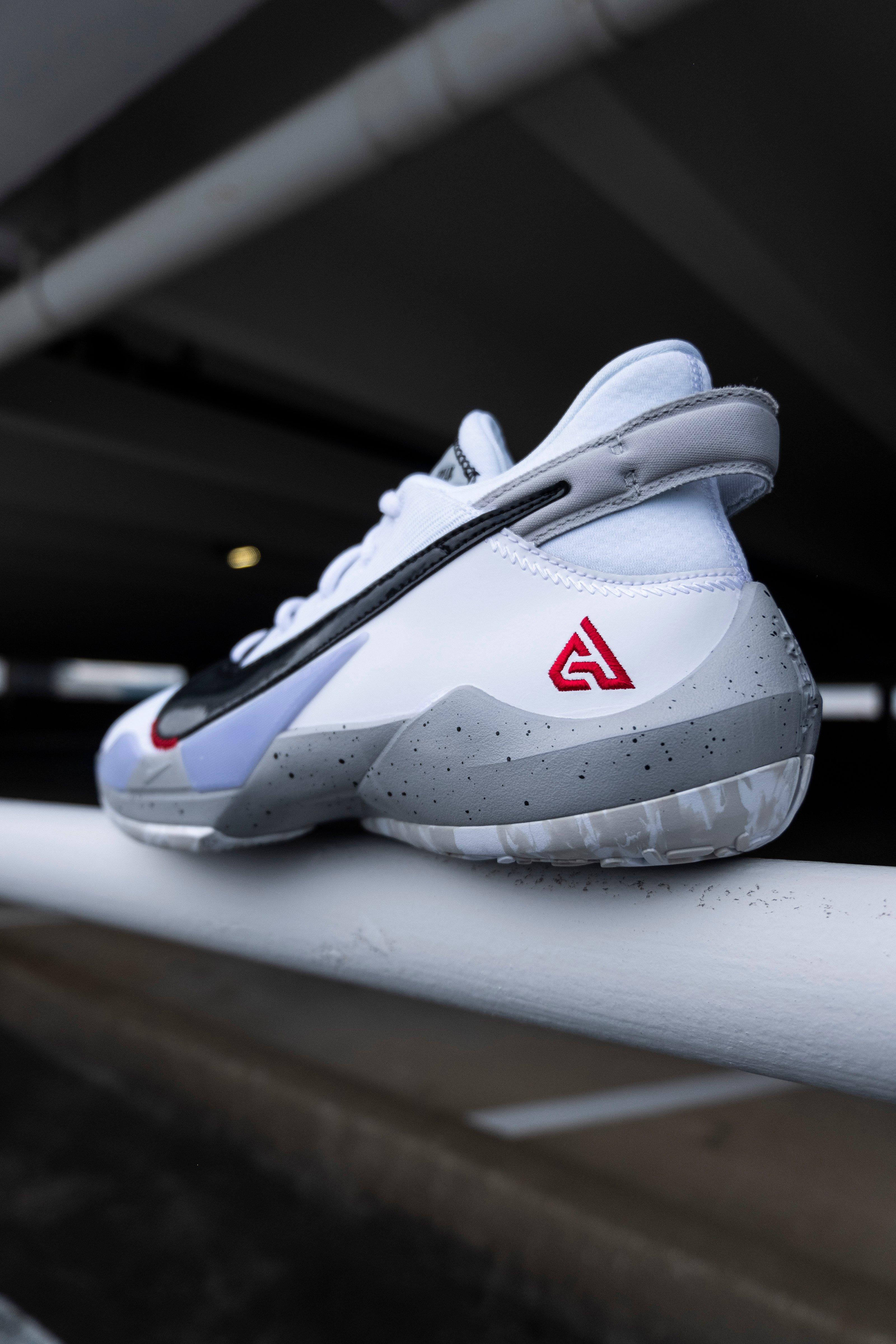nike air zoom freak 2 white cement