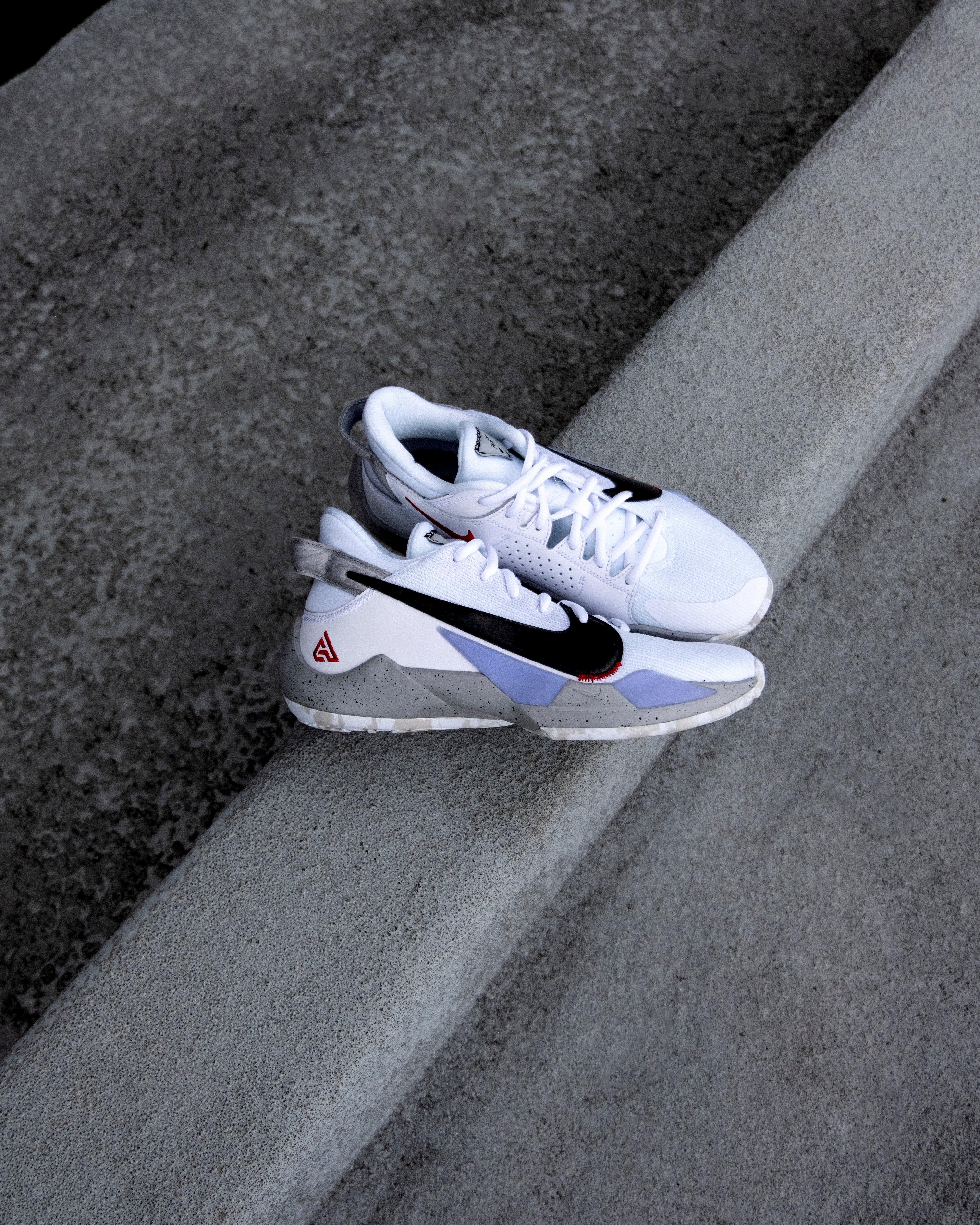 nike air zoom freak 2 white cement