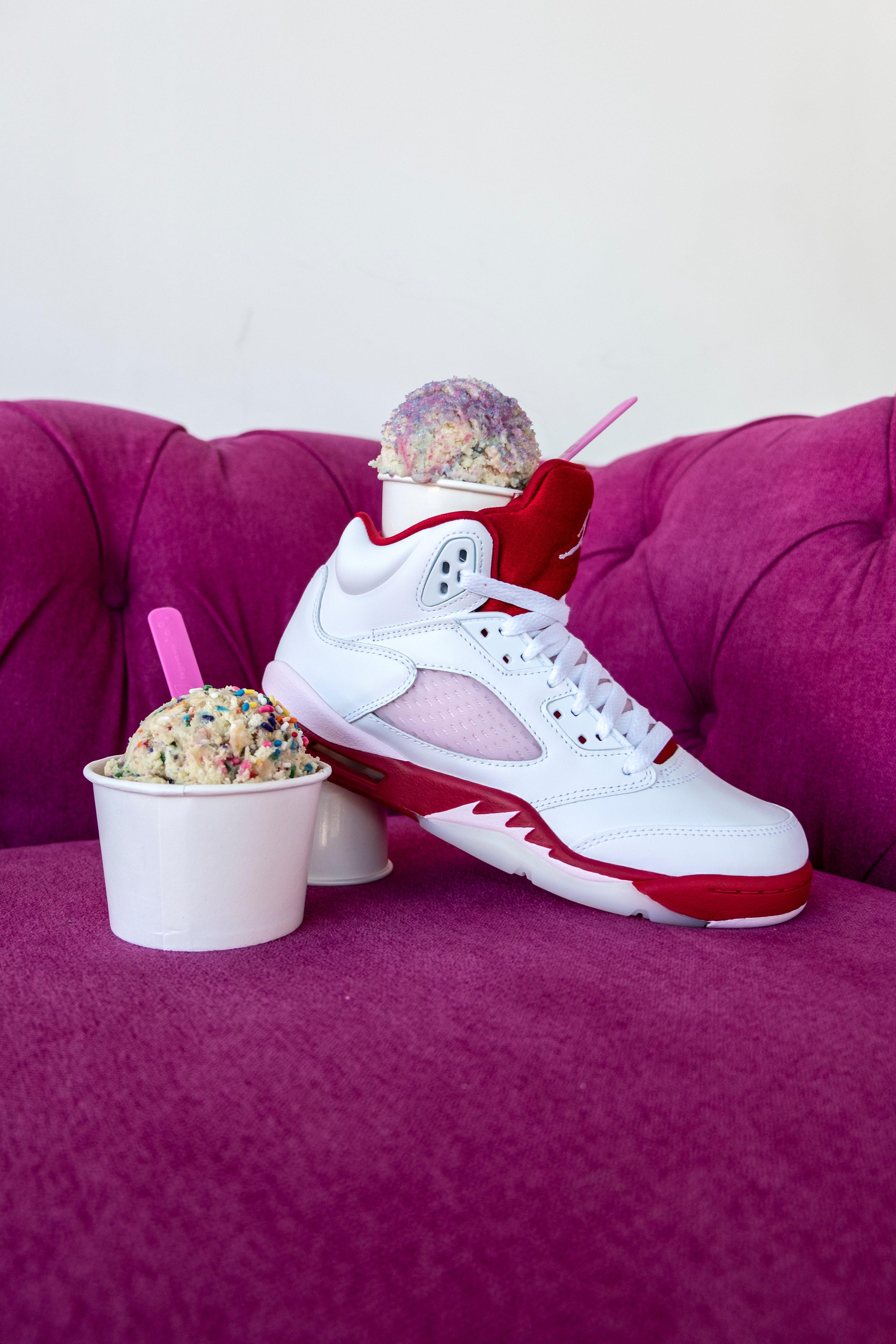 retro 5 white gym red pink foam