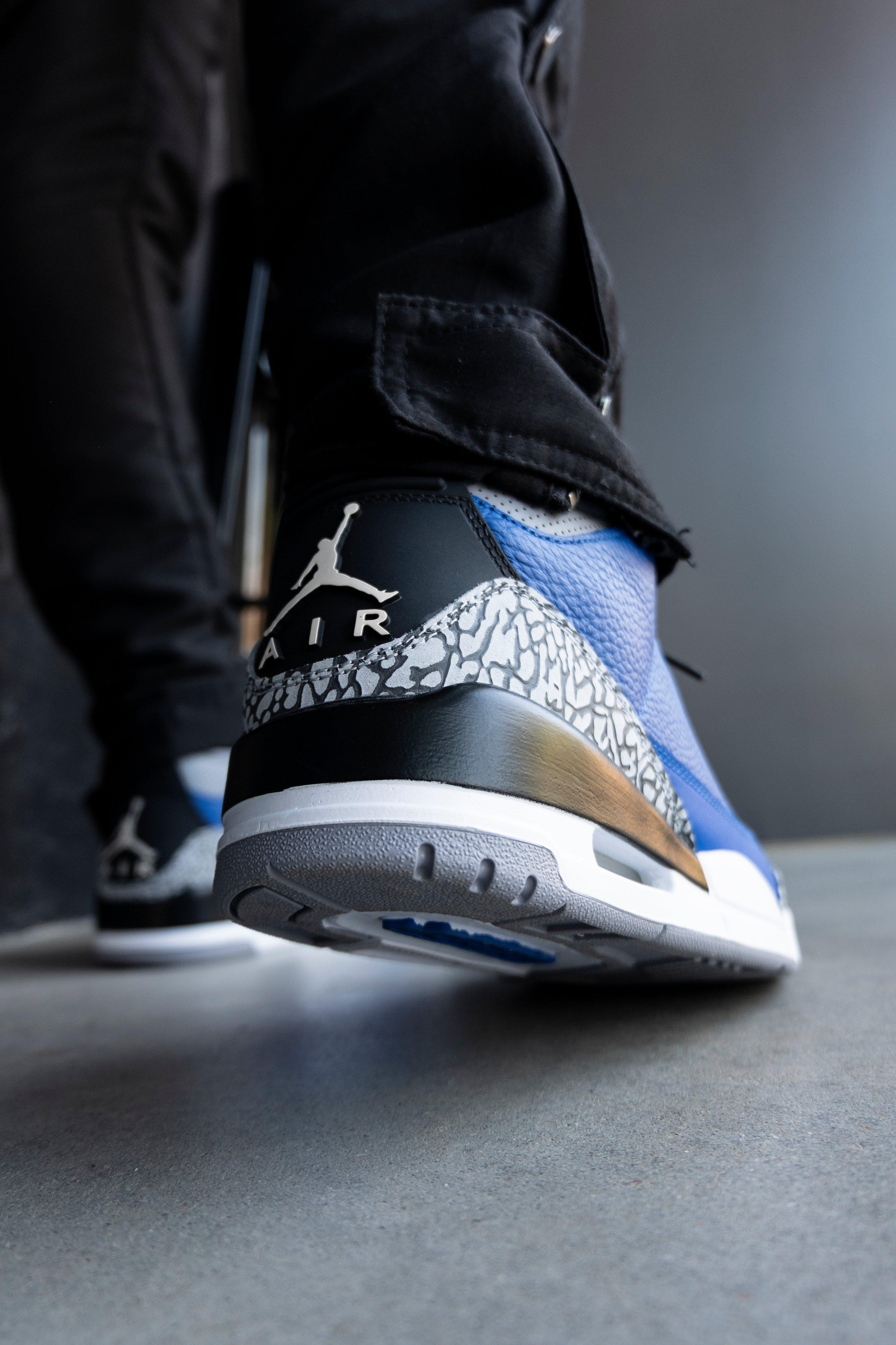 air jordan 3 varsity royal grade school