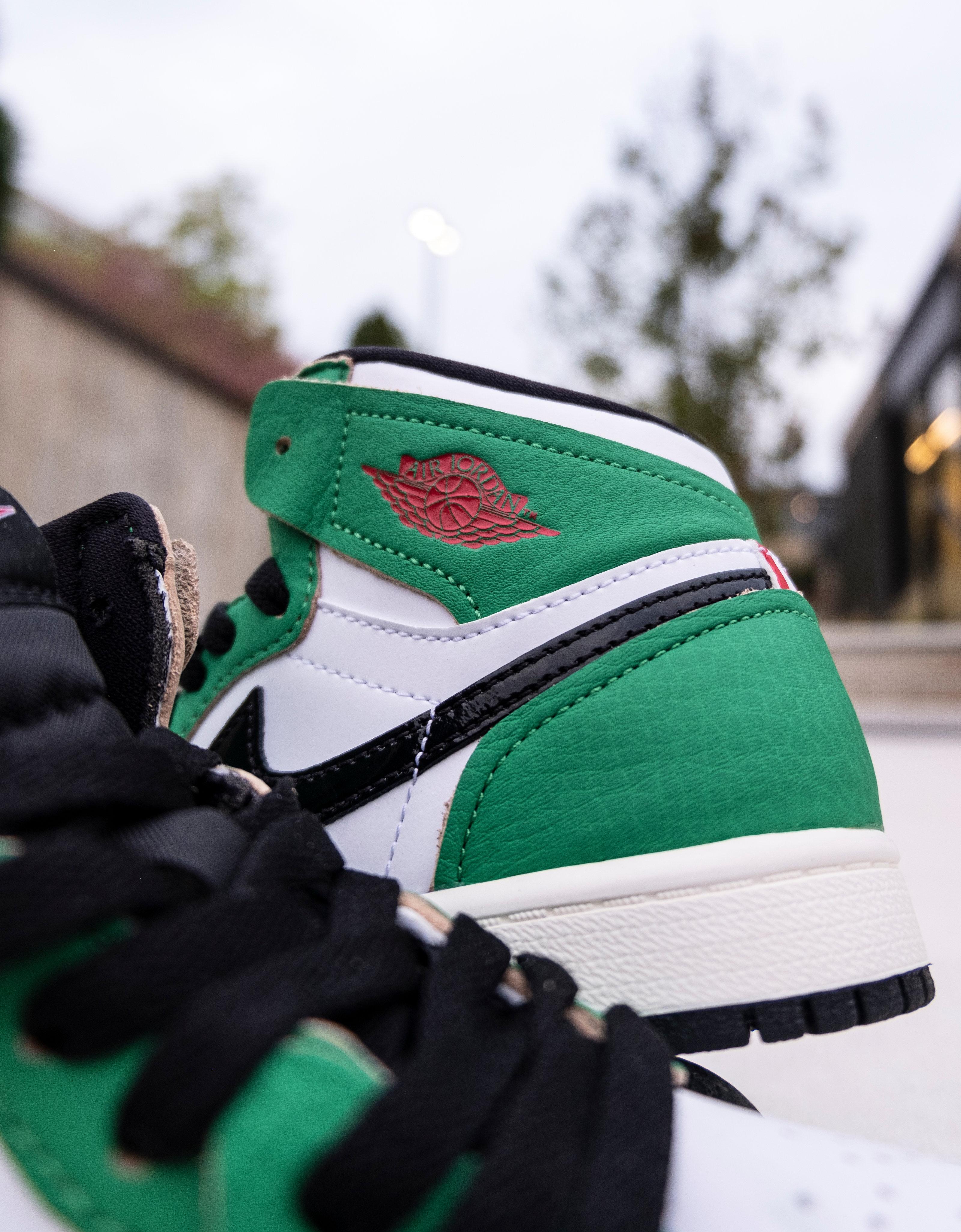 Jordan 1 High OG "Lucky Green" Women's and Kids' Shoe