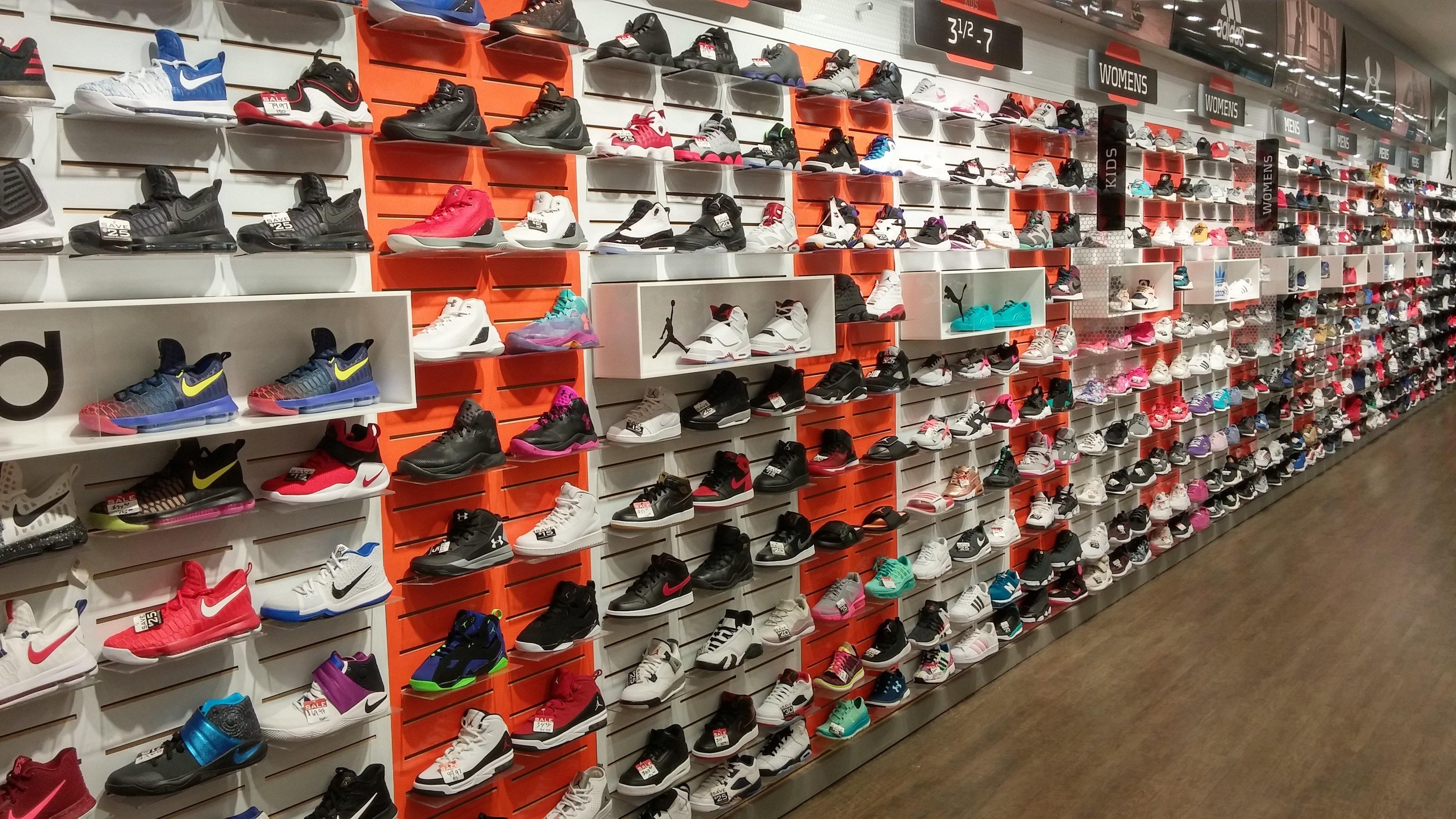 hibbett sports shoes