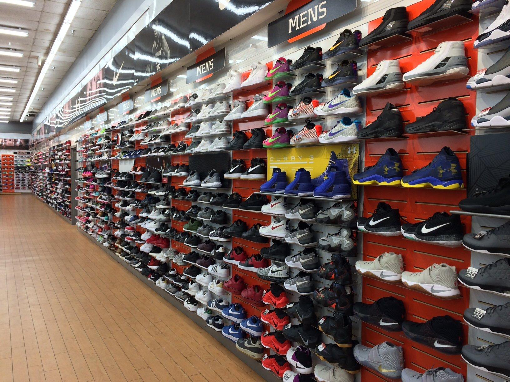 nike outlet in monroe