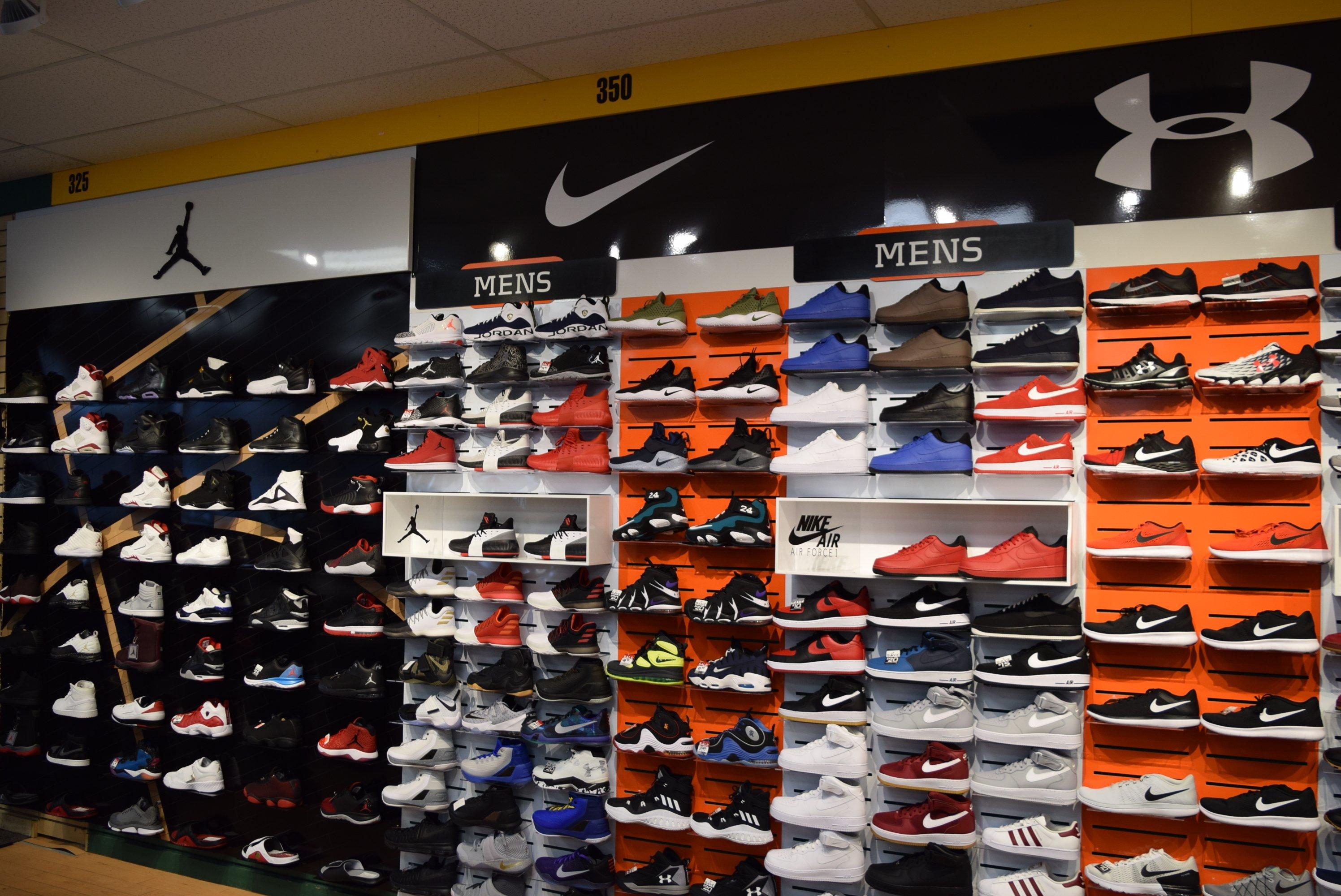 hibbett shoe store