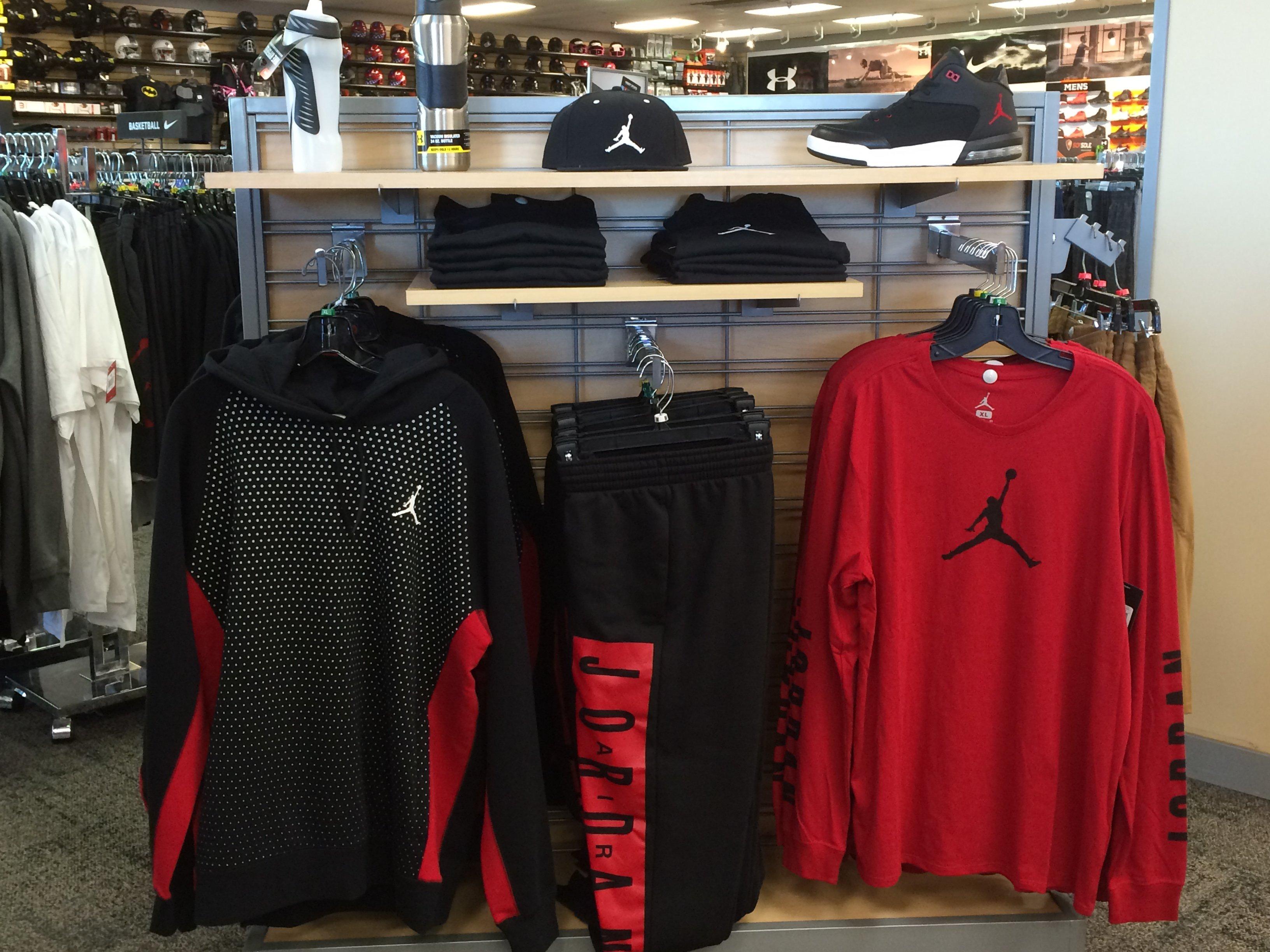 hibbett sports jordan shirts