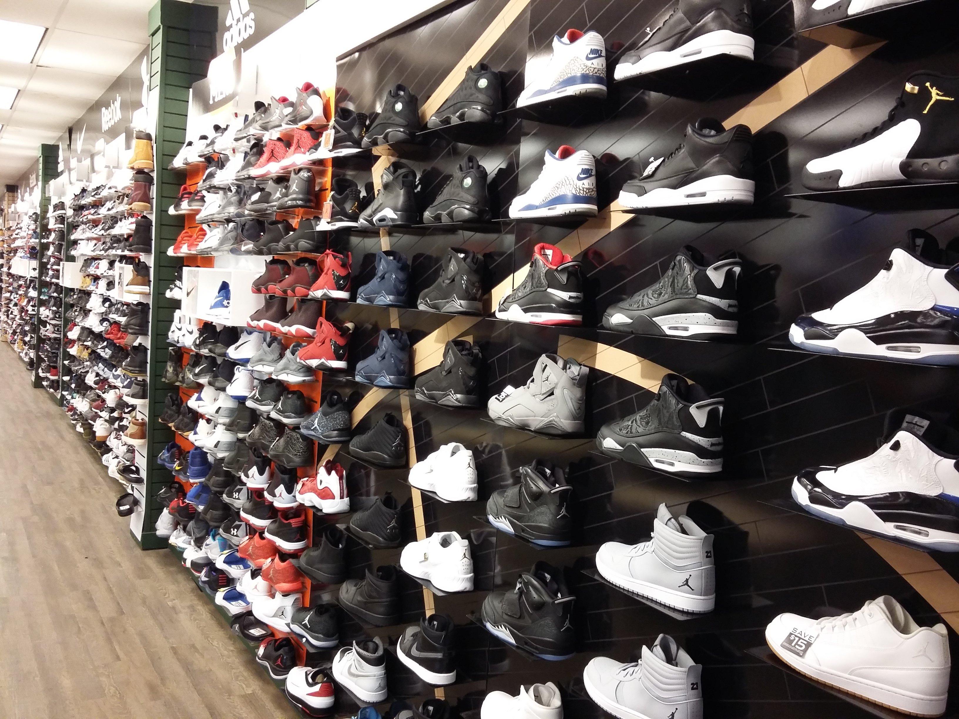 nike outlet pines