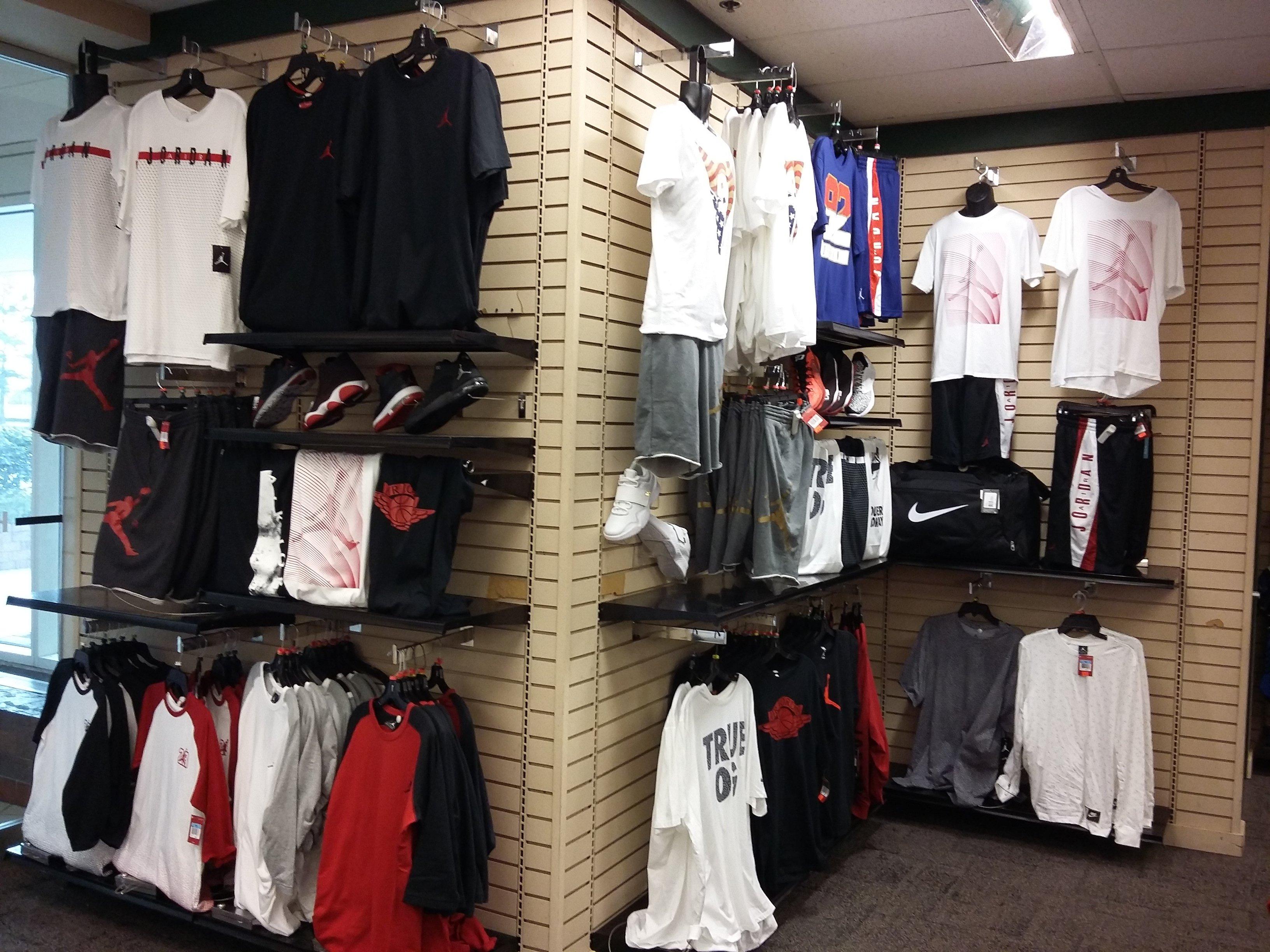nike outlet pines