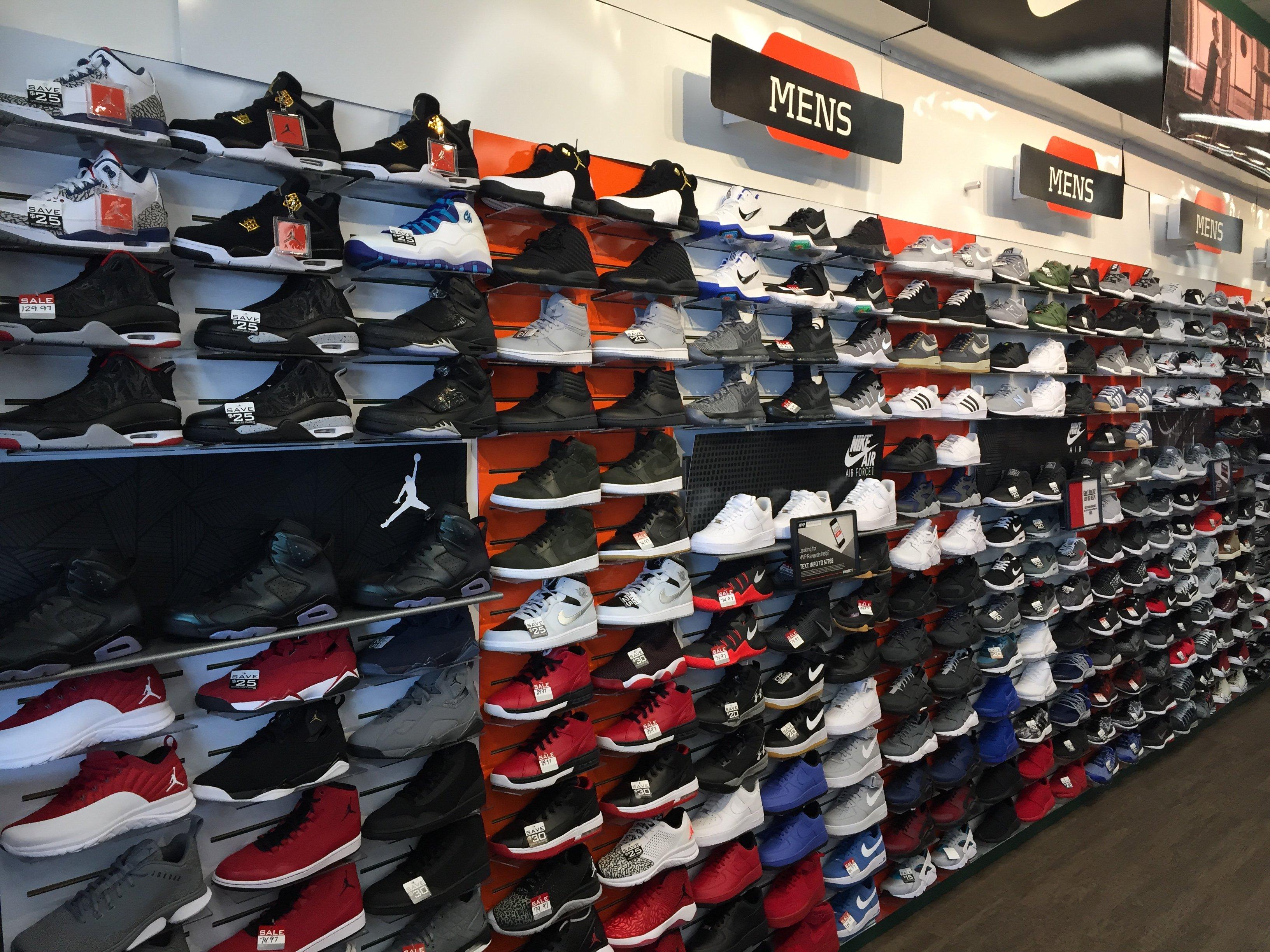 hibbett shoe store