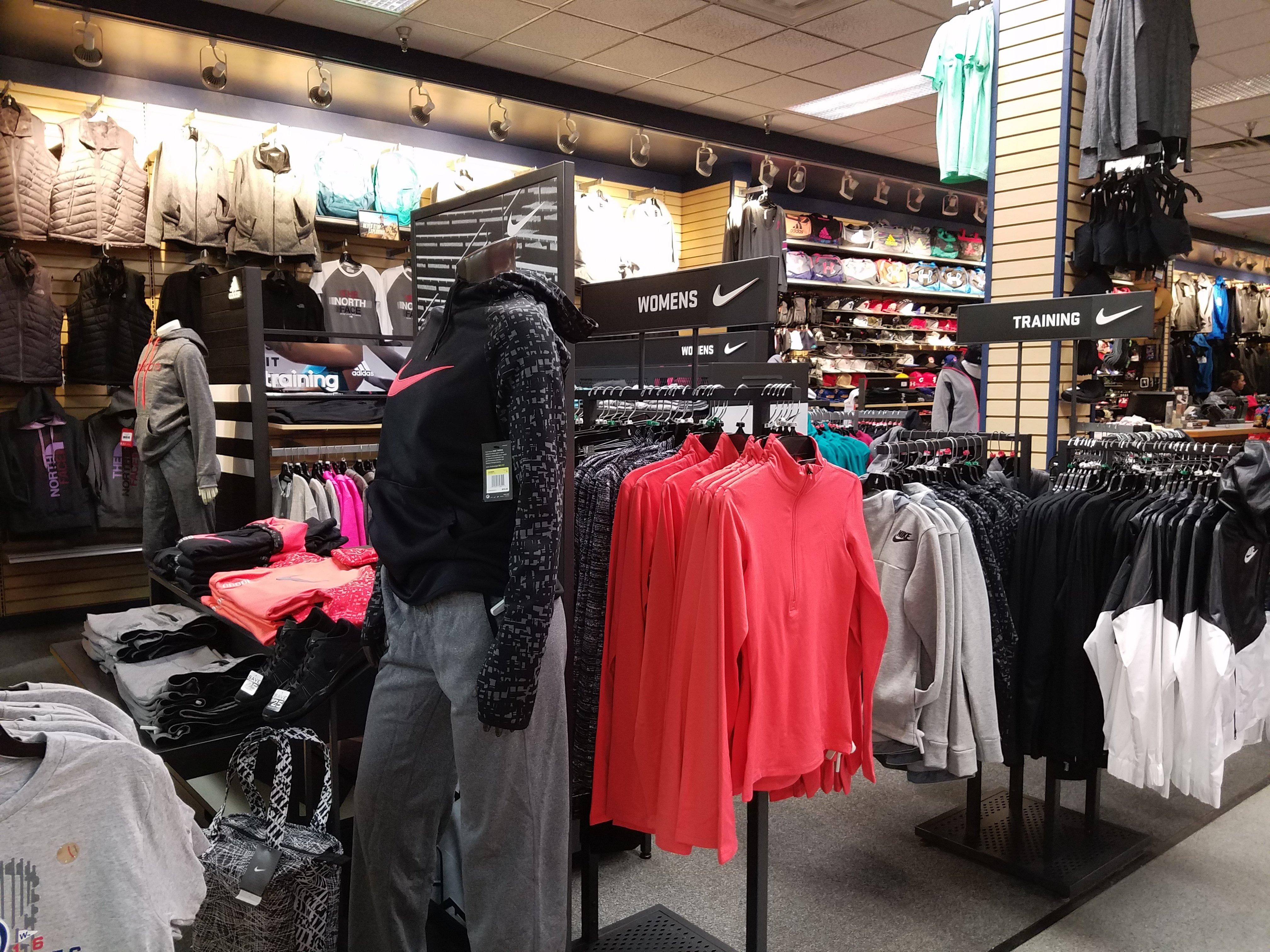 crocs burlington mall