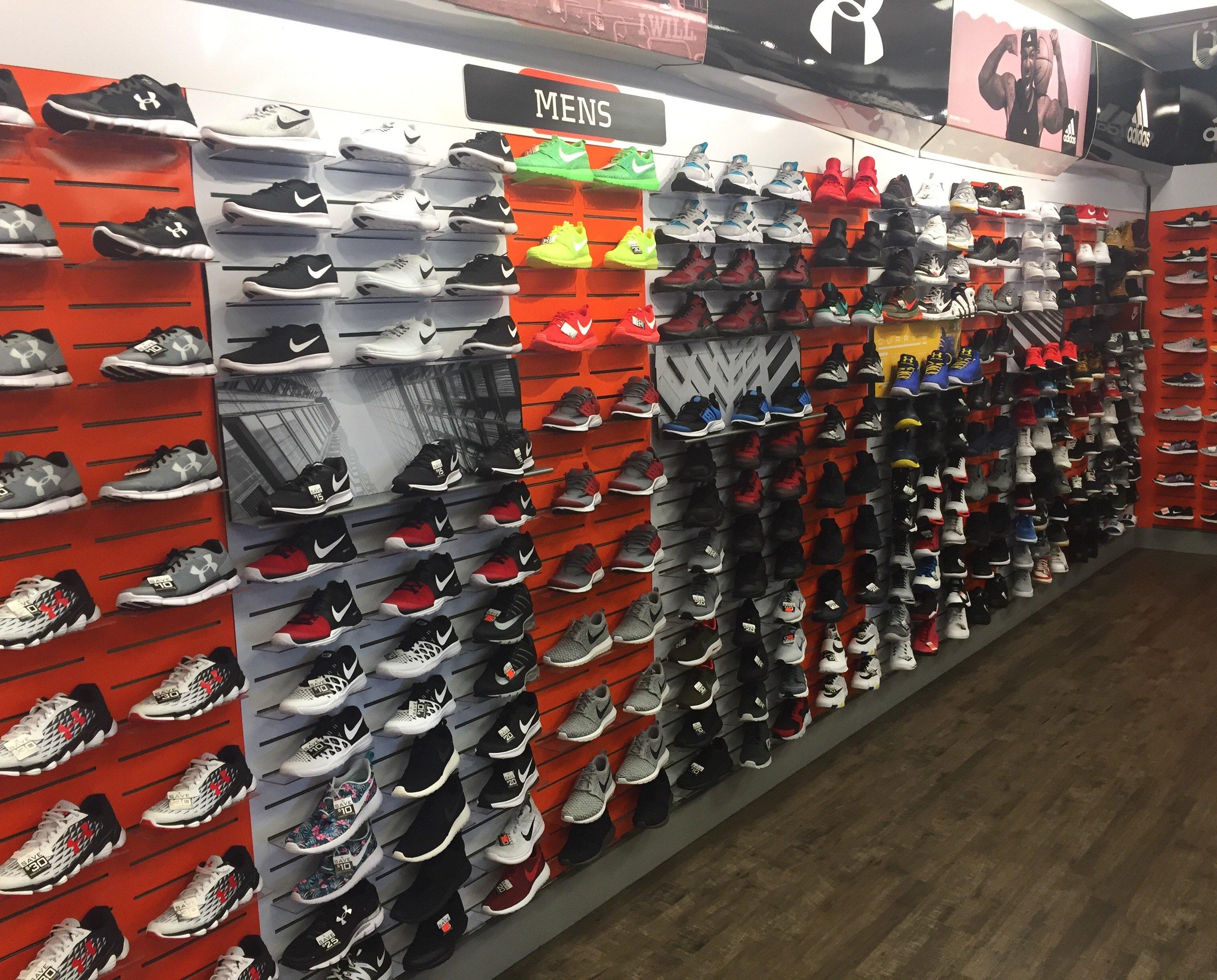hibbett shoe store