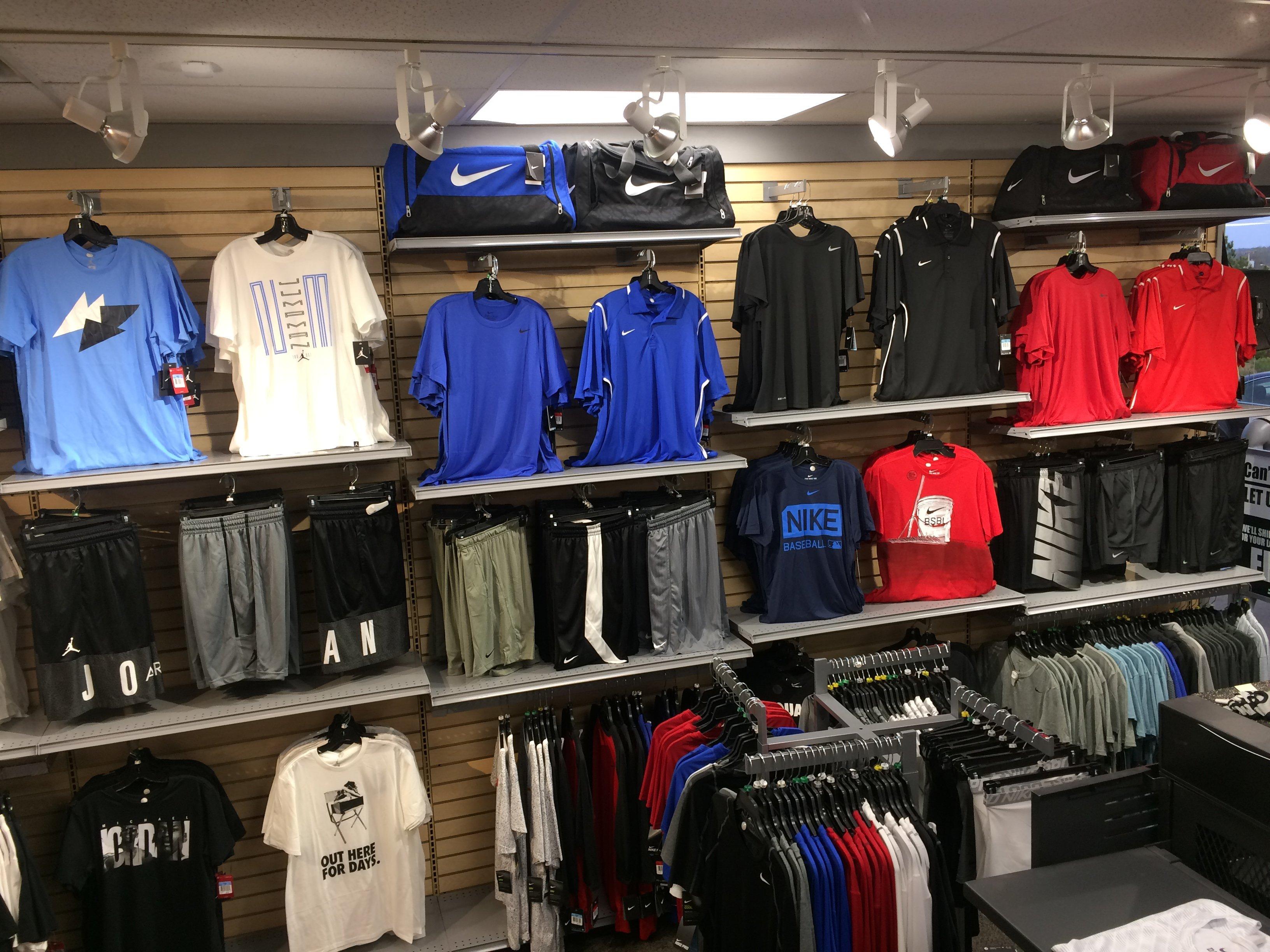 nike clothes store