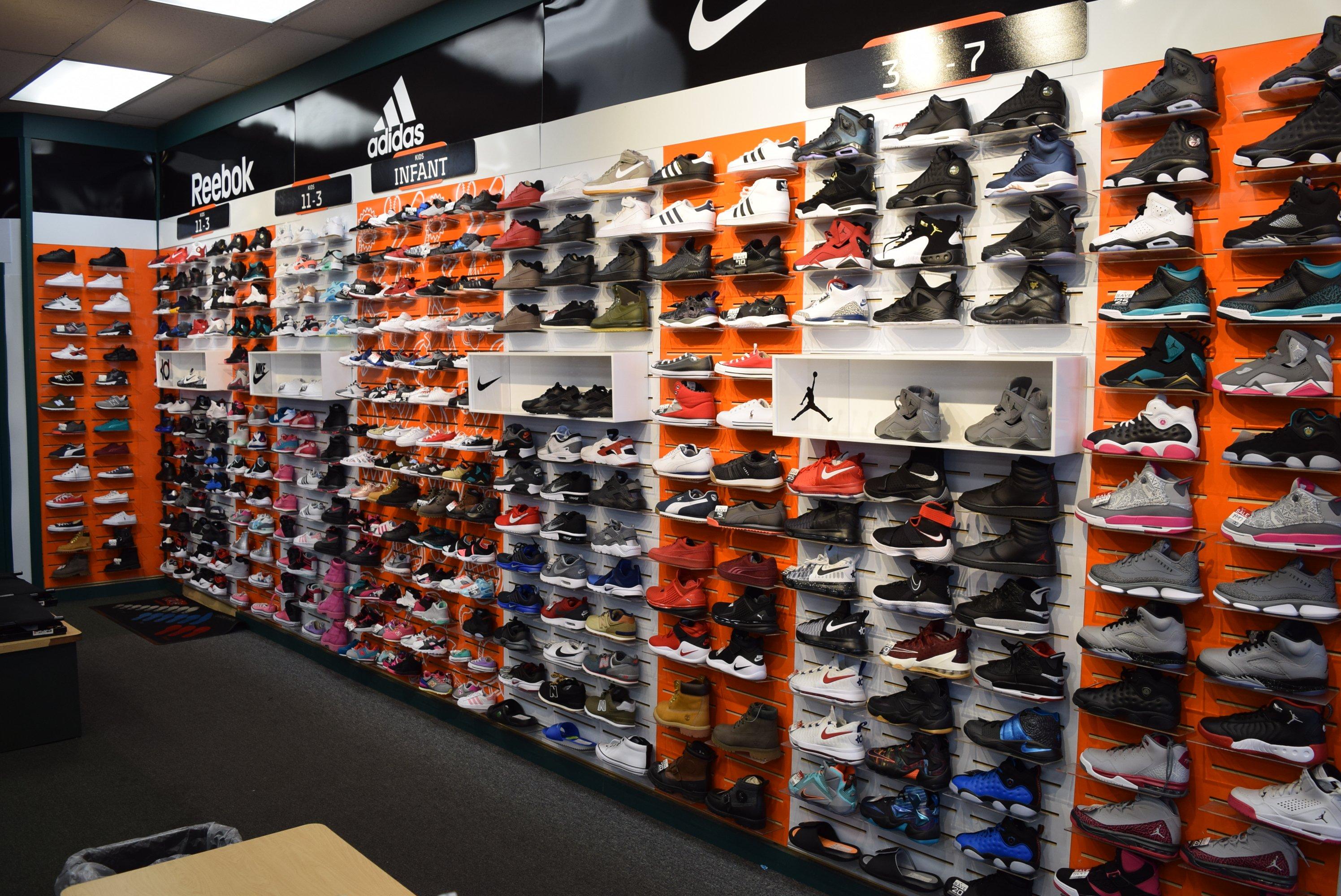 hibbett sports reebok shoes