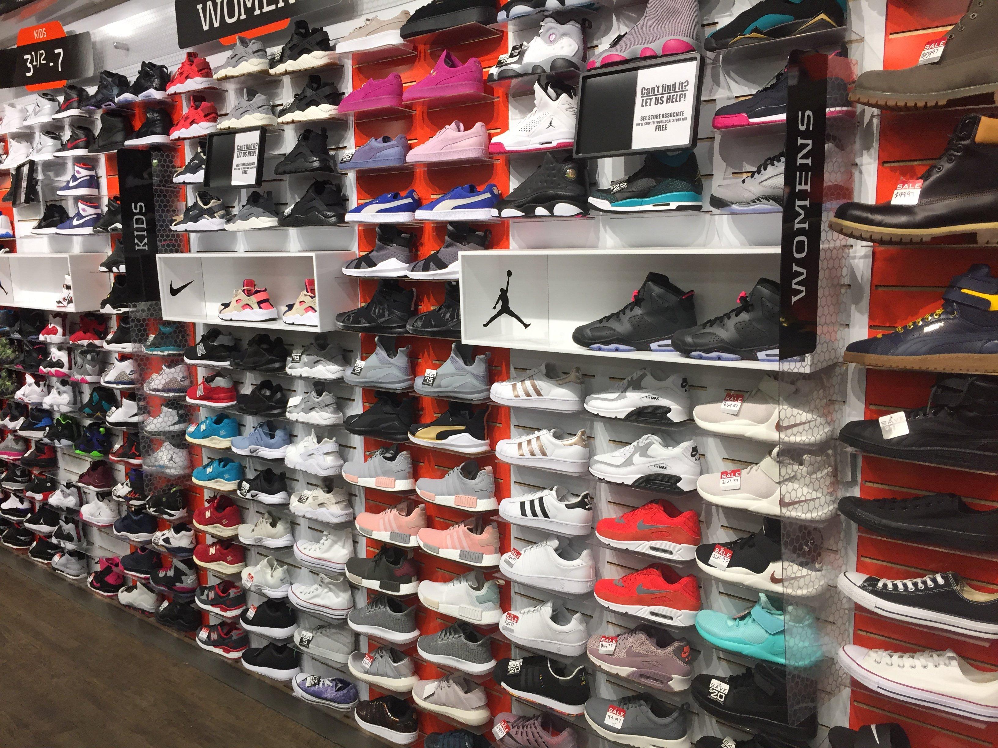 hibbett sports shoes near me