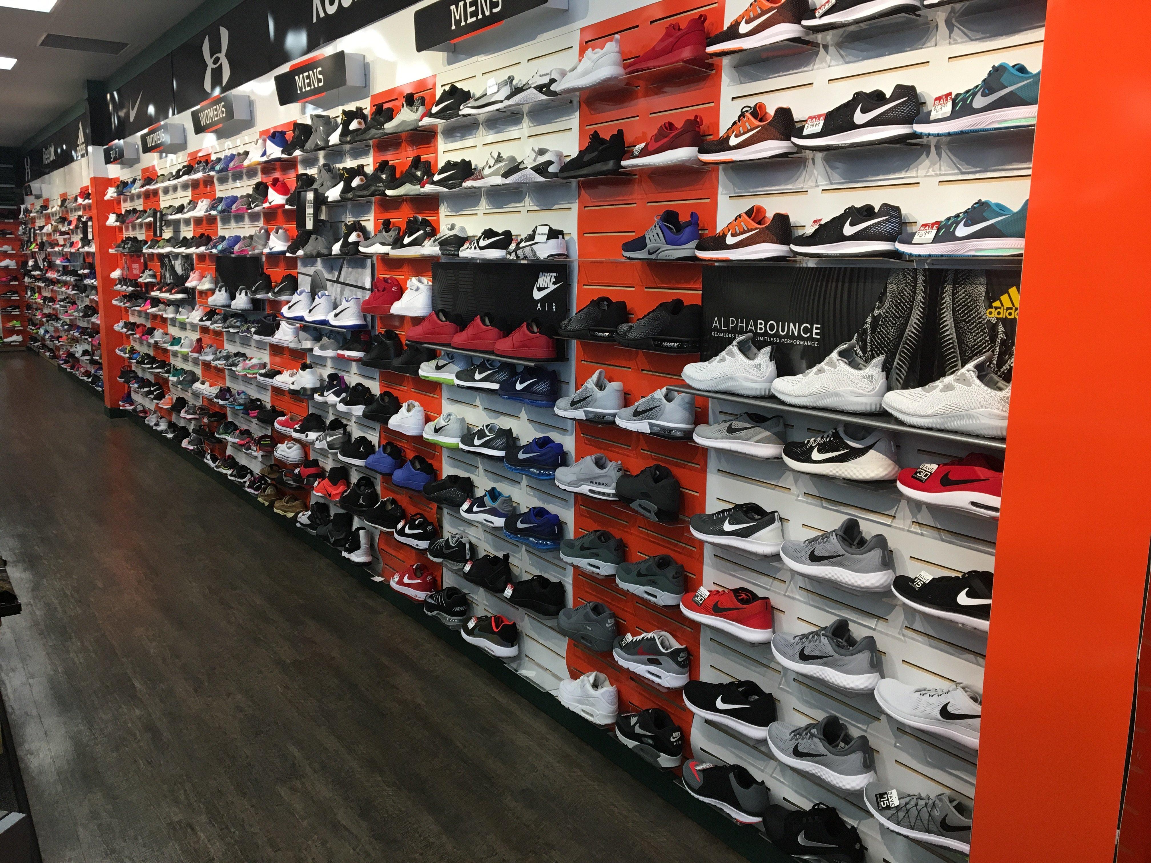 hibbett shoe store