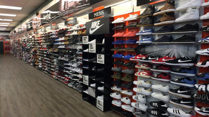 Hibbett Sports Opens Second Location To Serve Kansas City