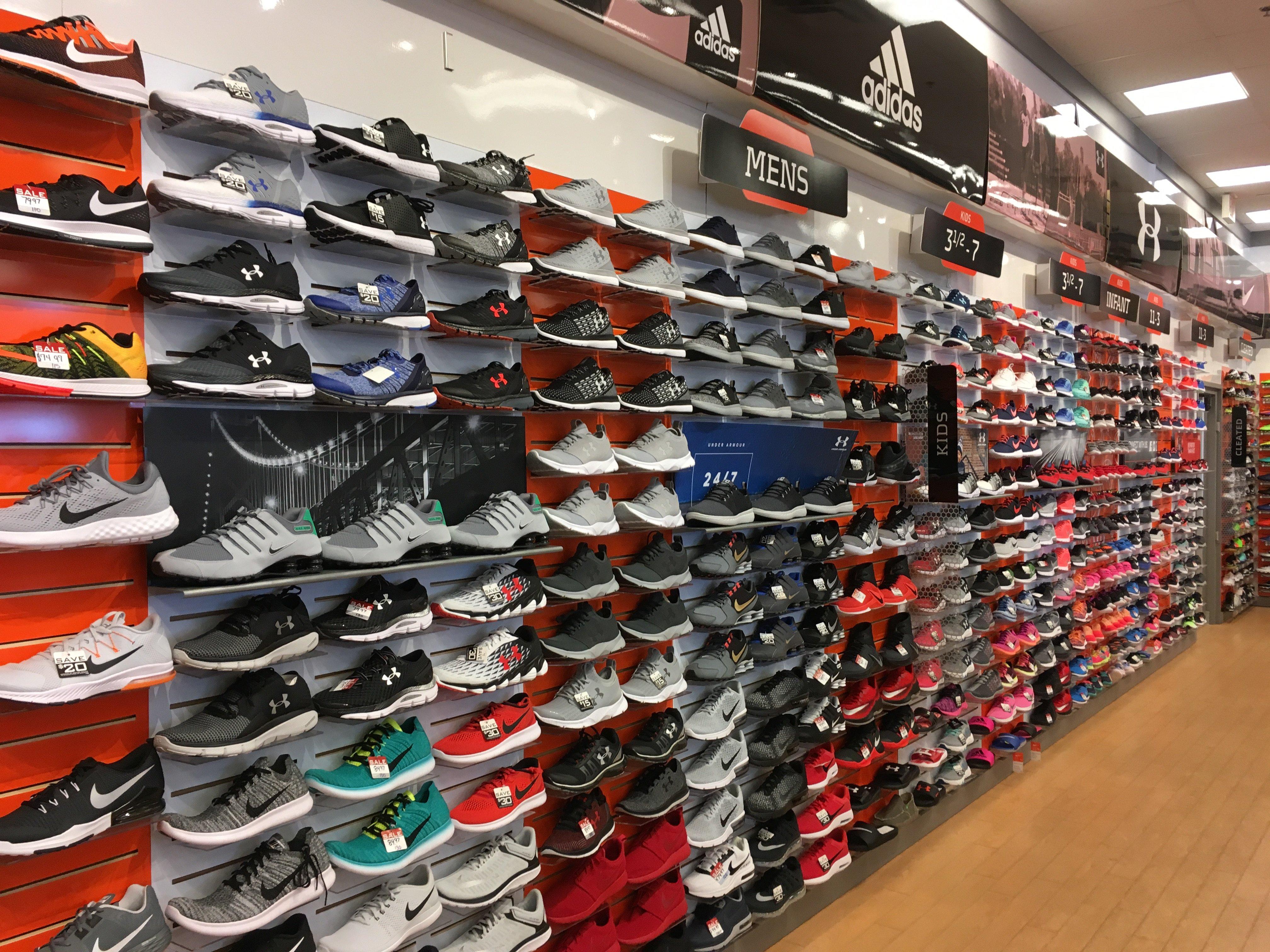 hibbett shoe store