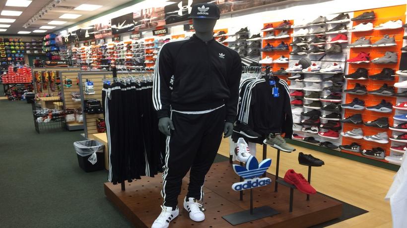 Hibbett sports cheap adidas clothing