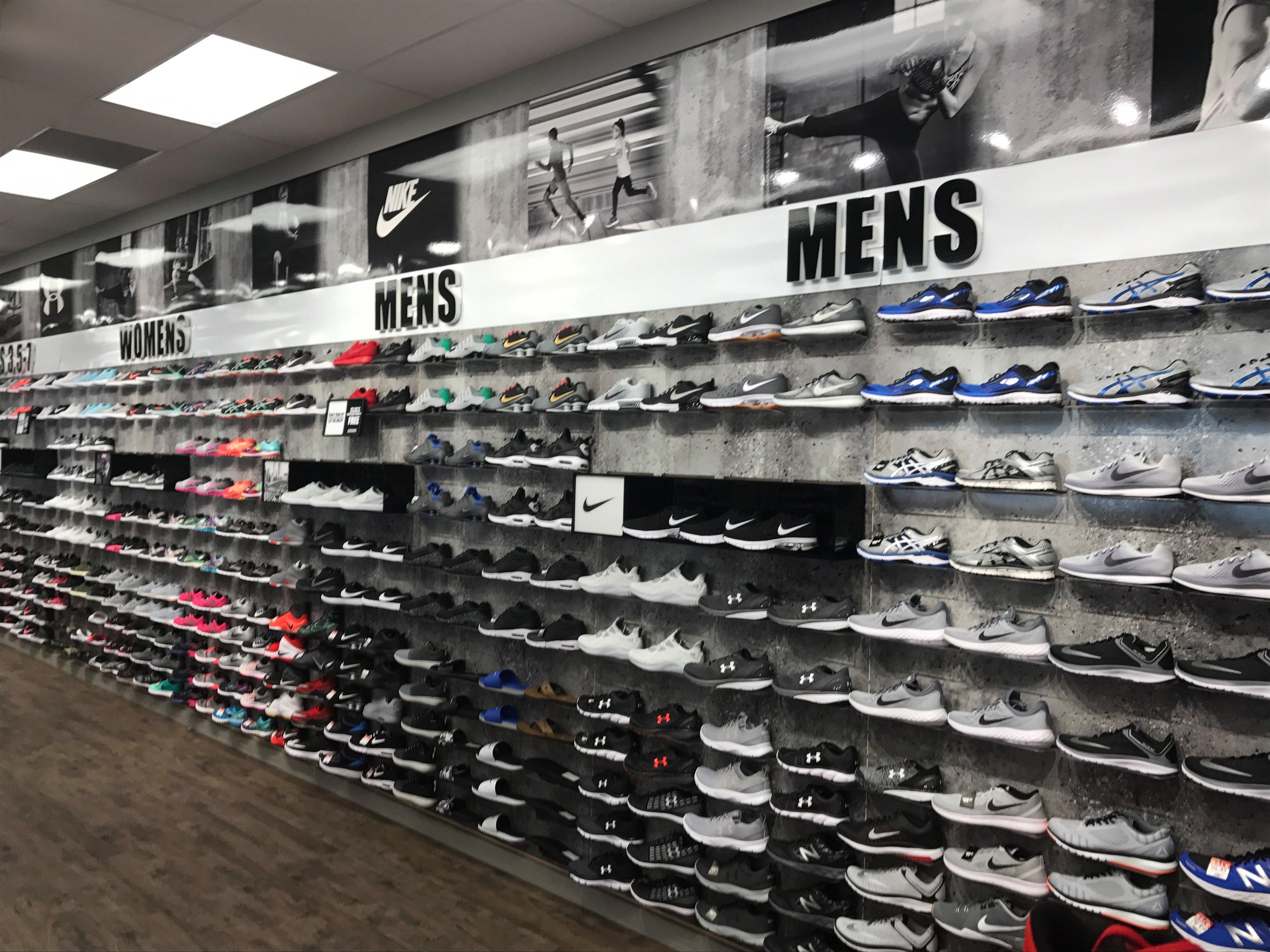 hibbett sports track shoes