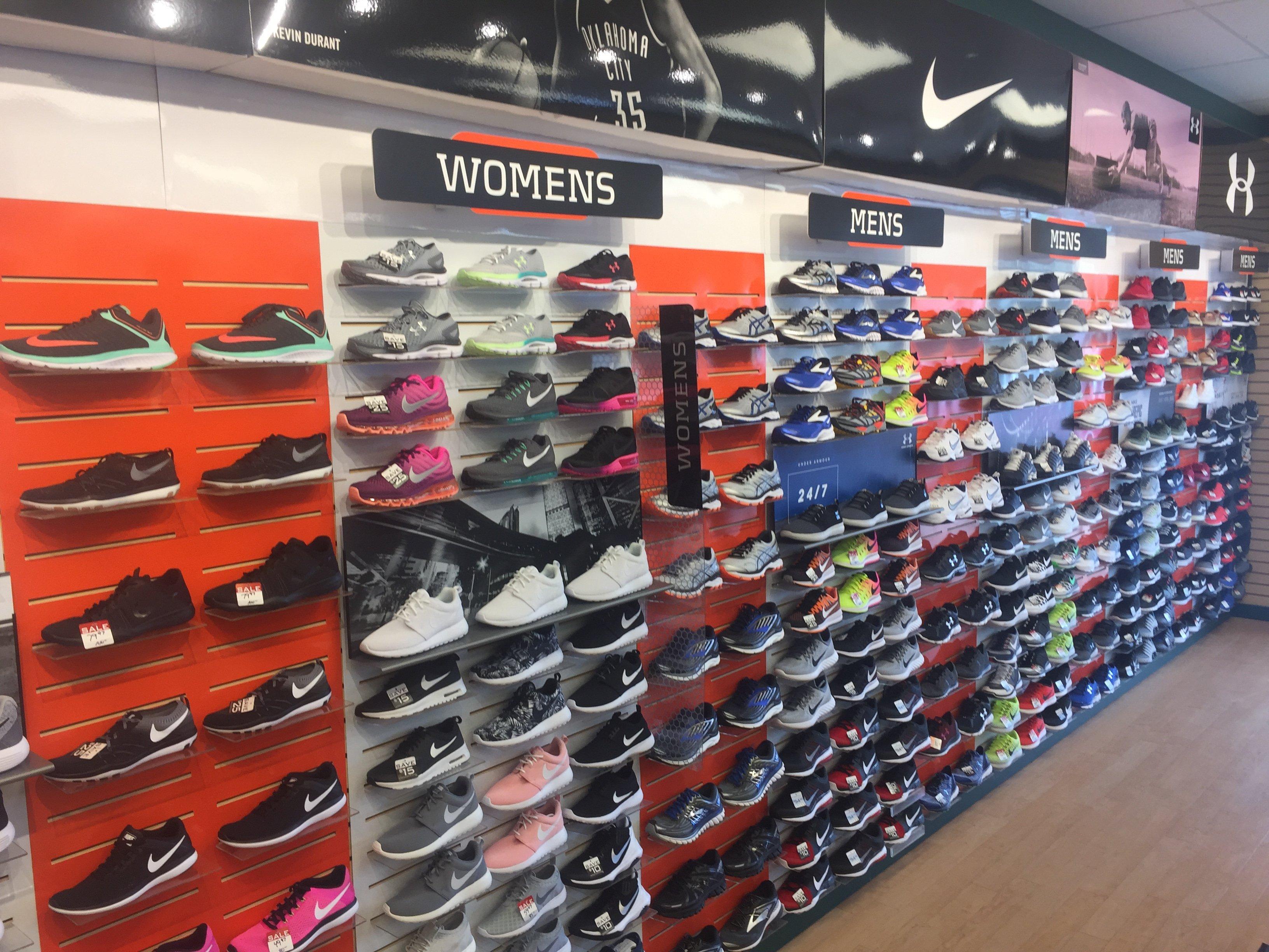 nearby sports shoes shop