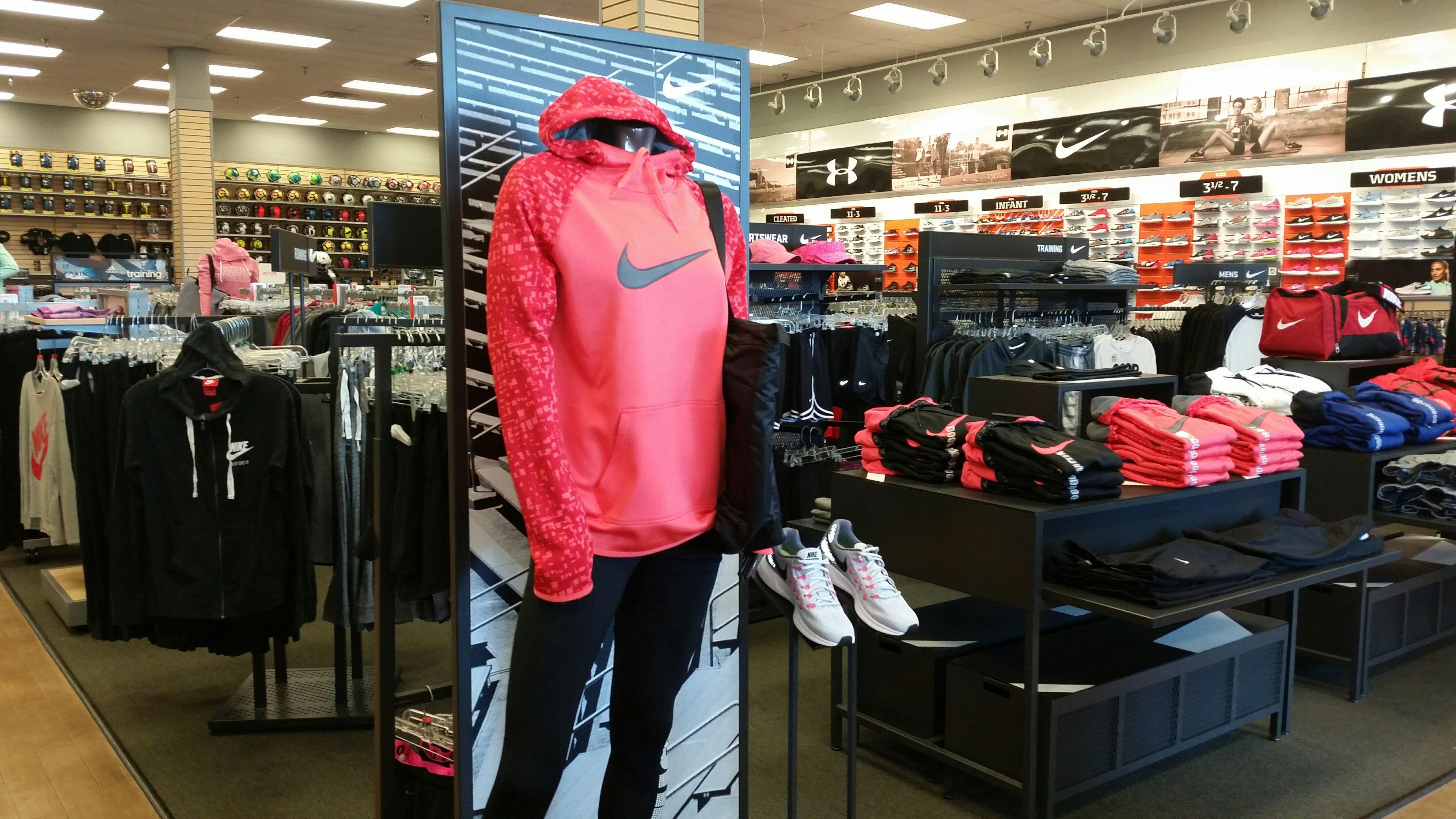 hibbett sports womens clothing