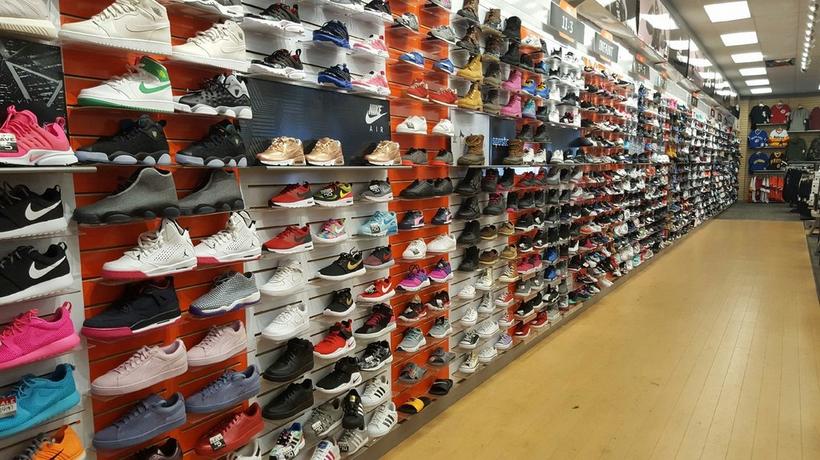 Hibbett  City Gear: Sneakers, Shoes, Athletic Clothing & Sporting