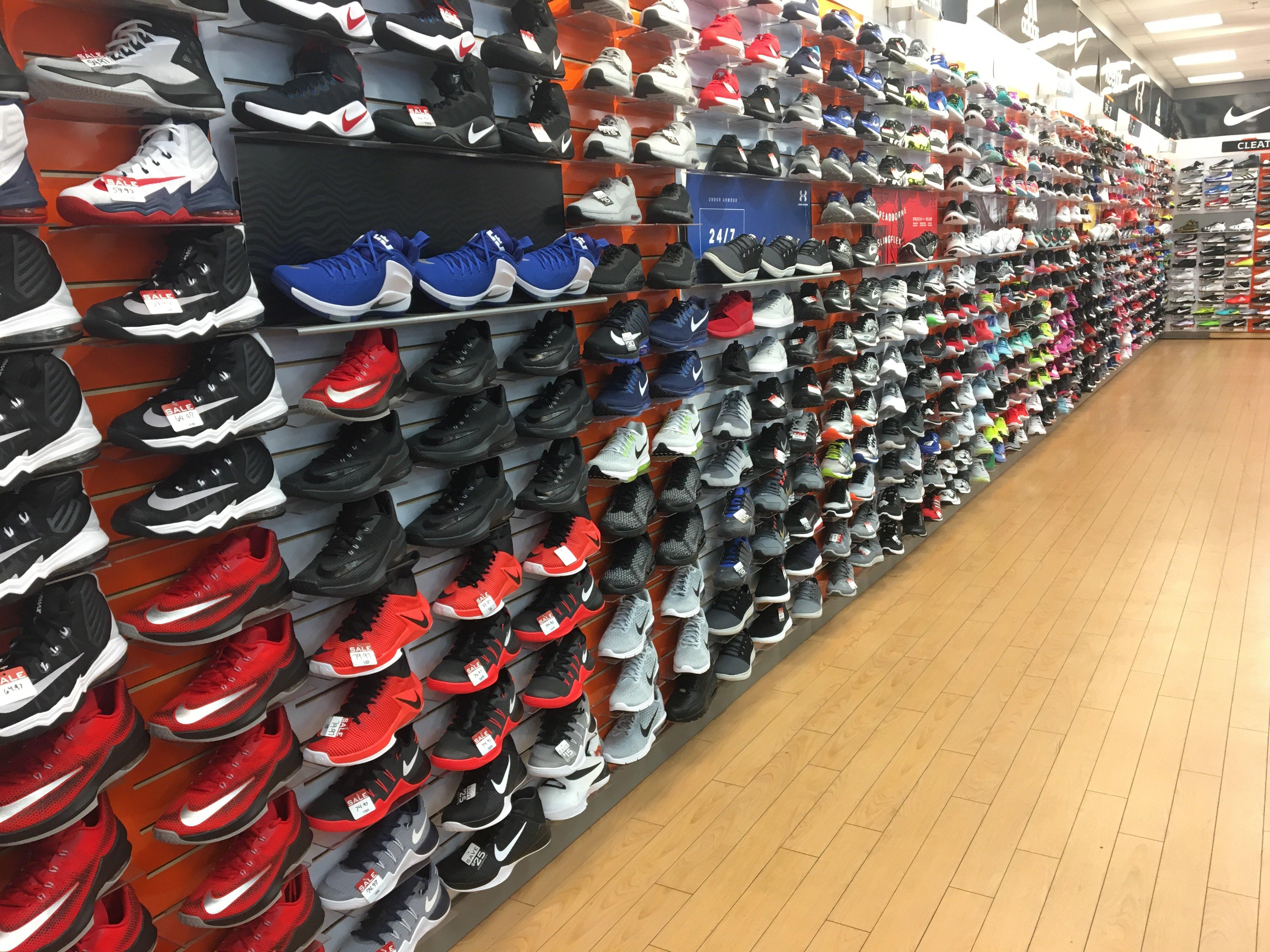 shoes at hibbets