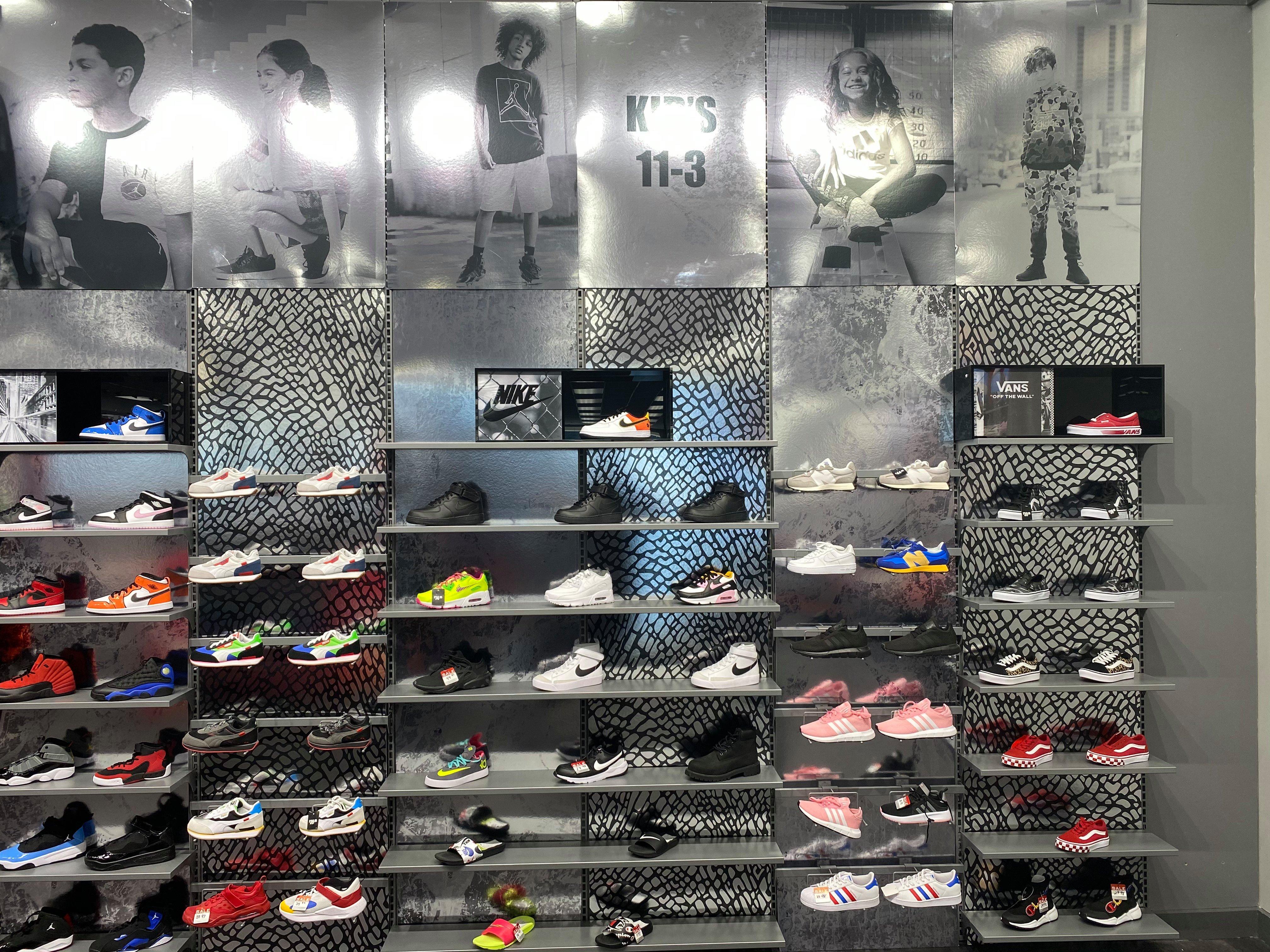 hibbett shoe store