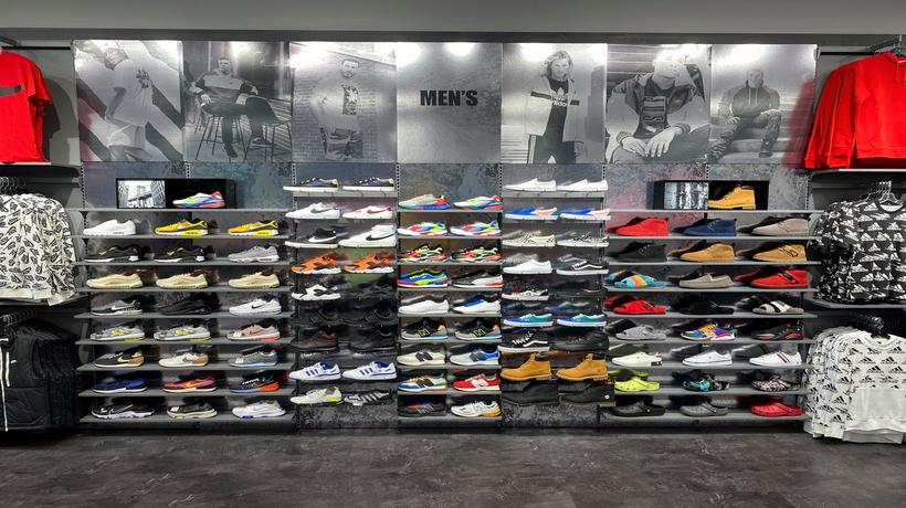 Hibbett Sports in Dillon, SC - Sneakers Store  Nike, Hey Dude, Jordan,  adidas, New Balance & more