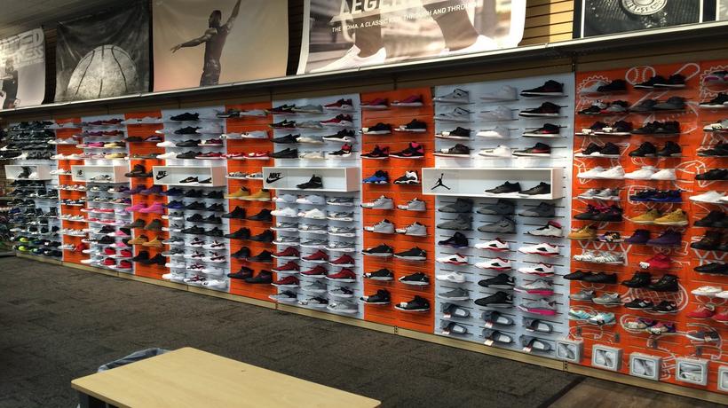 Hibbett Sports in Lakeland, FL - Sneakers Store