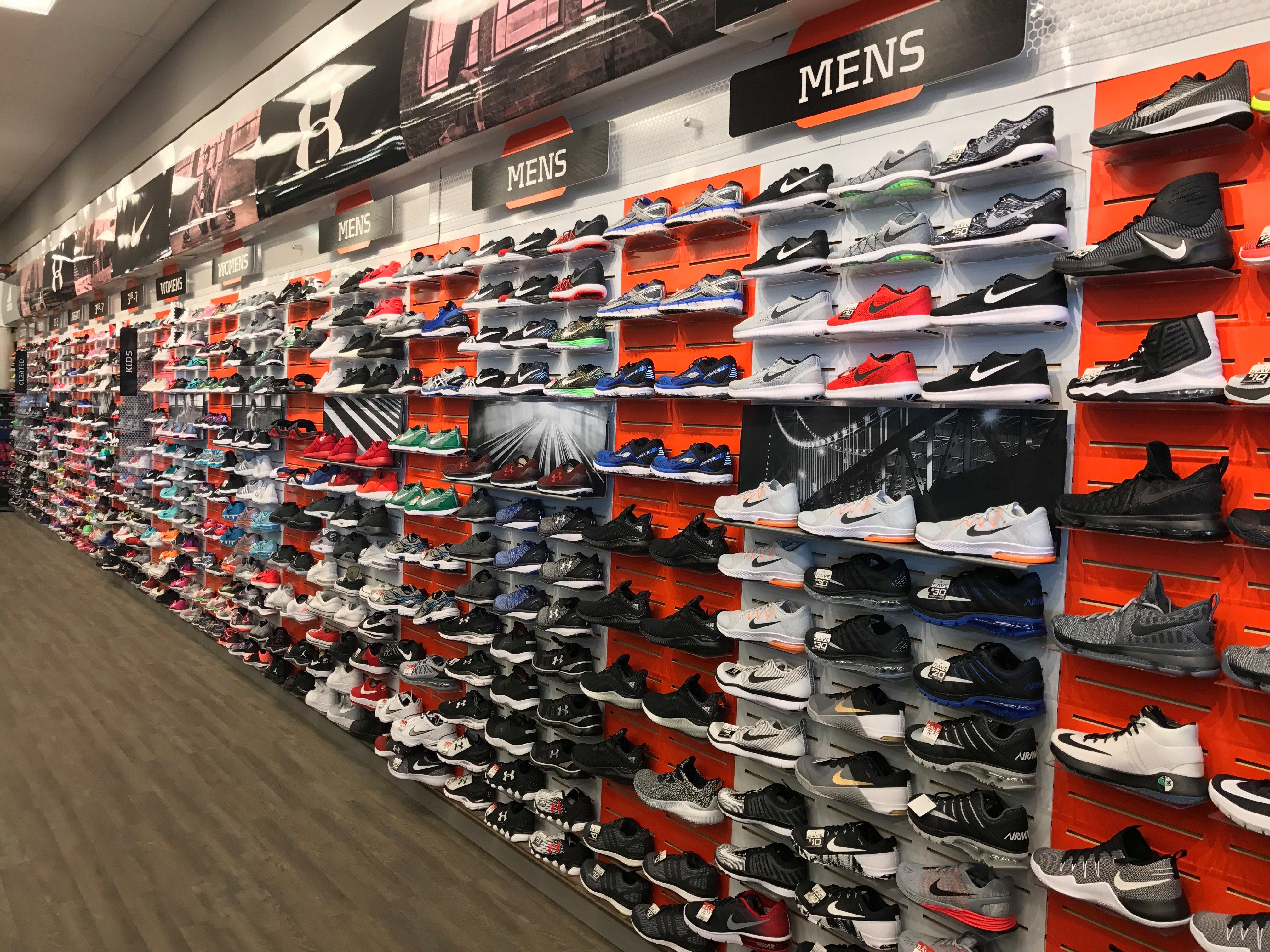 hibbett shoe store