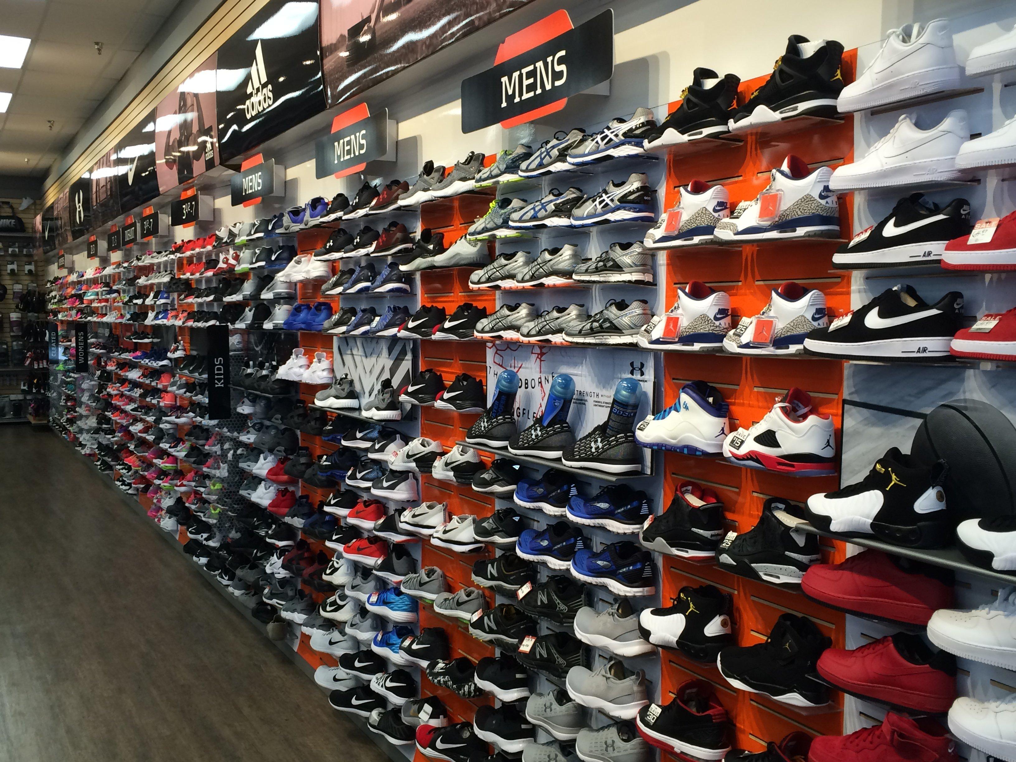 hibbett shoe store