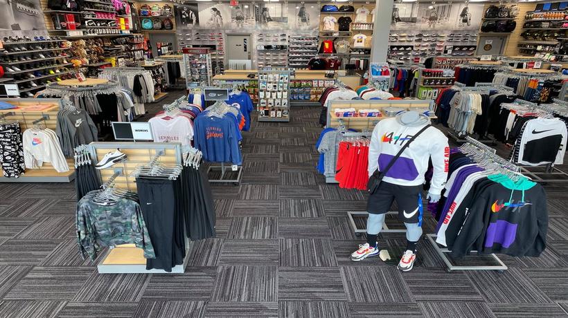 Hibbett Sports in Lakeland, FL - Sneakers Store