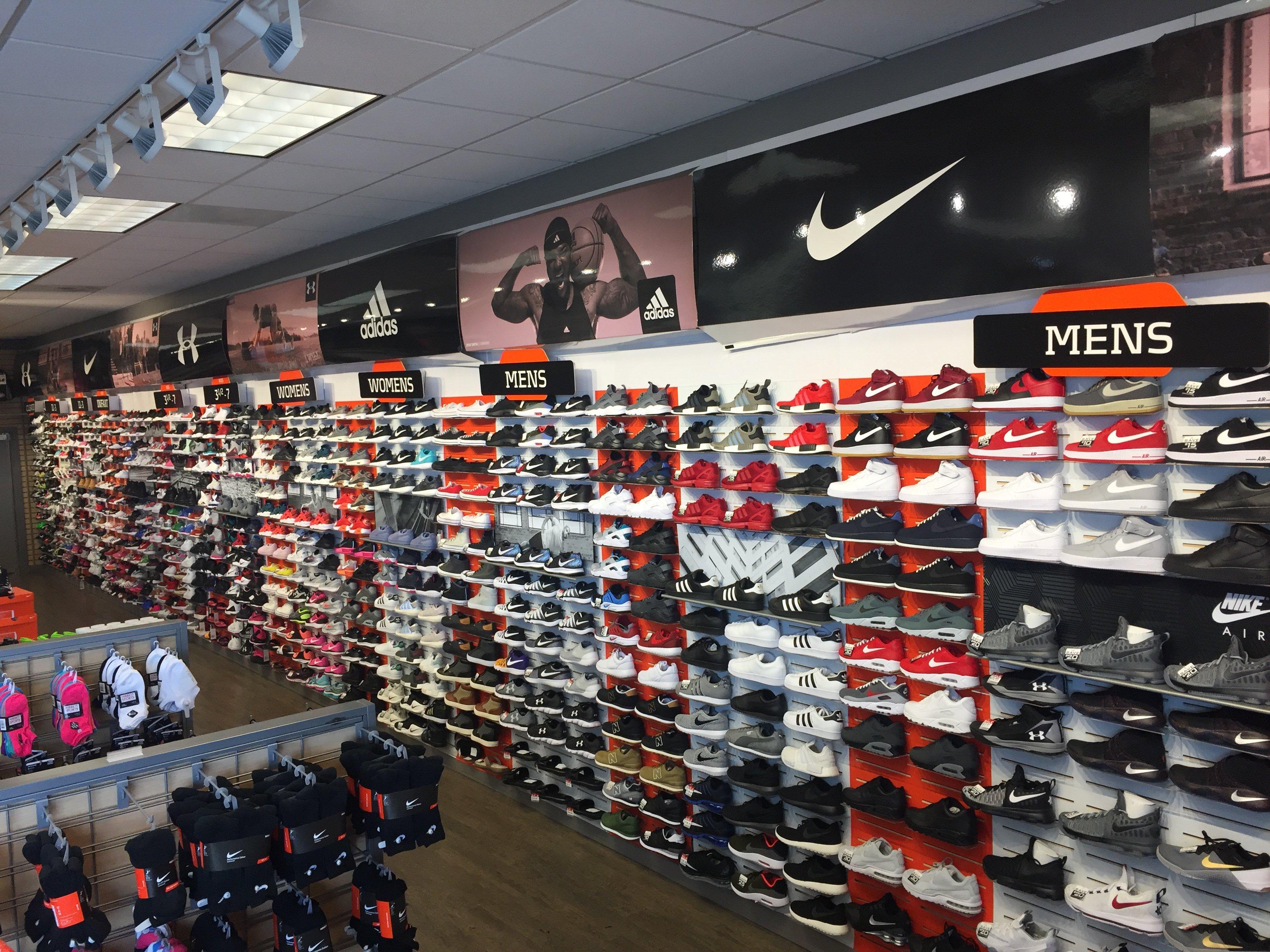 hibbett shoe store