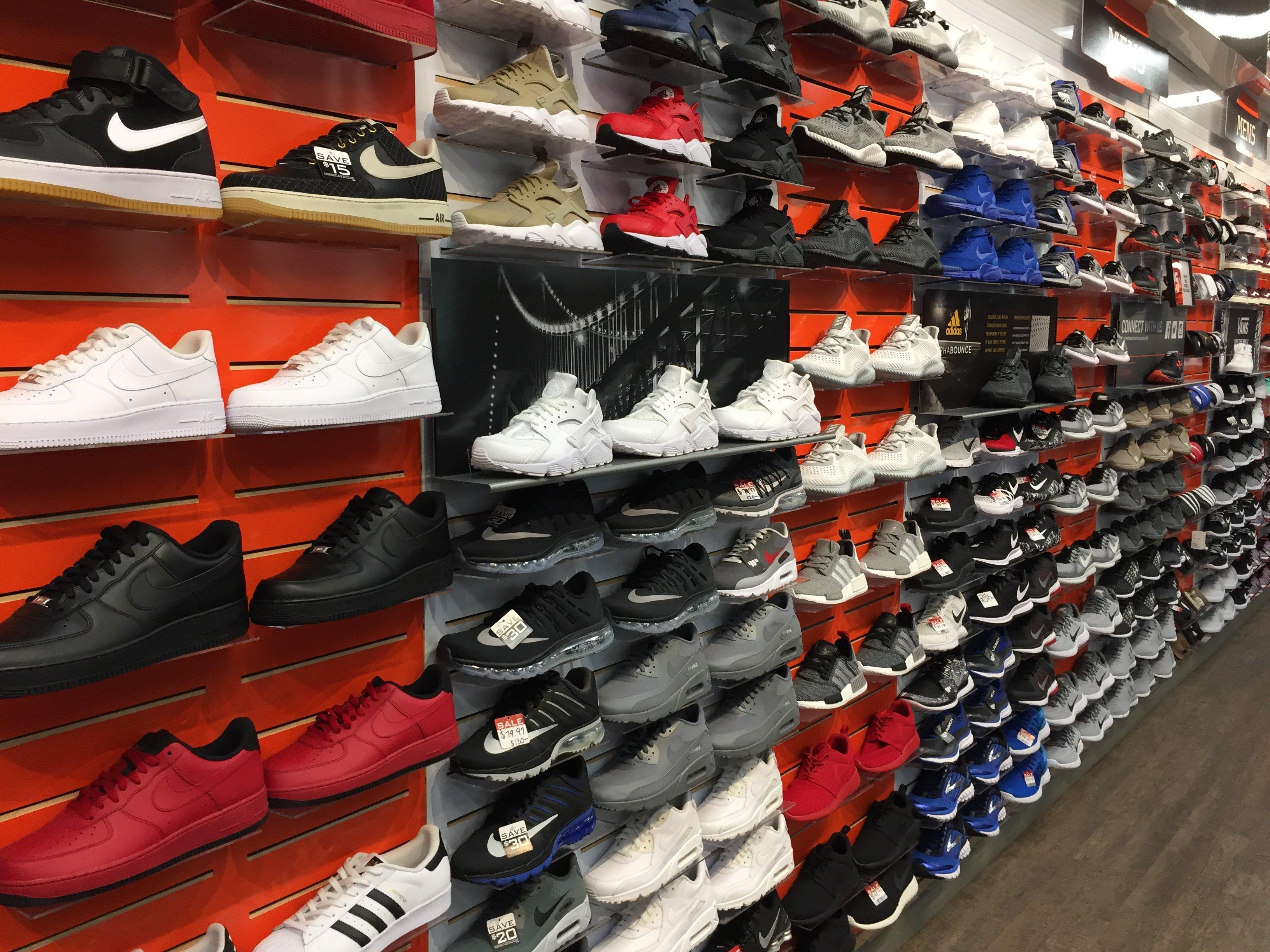 hibbett shoe store