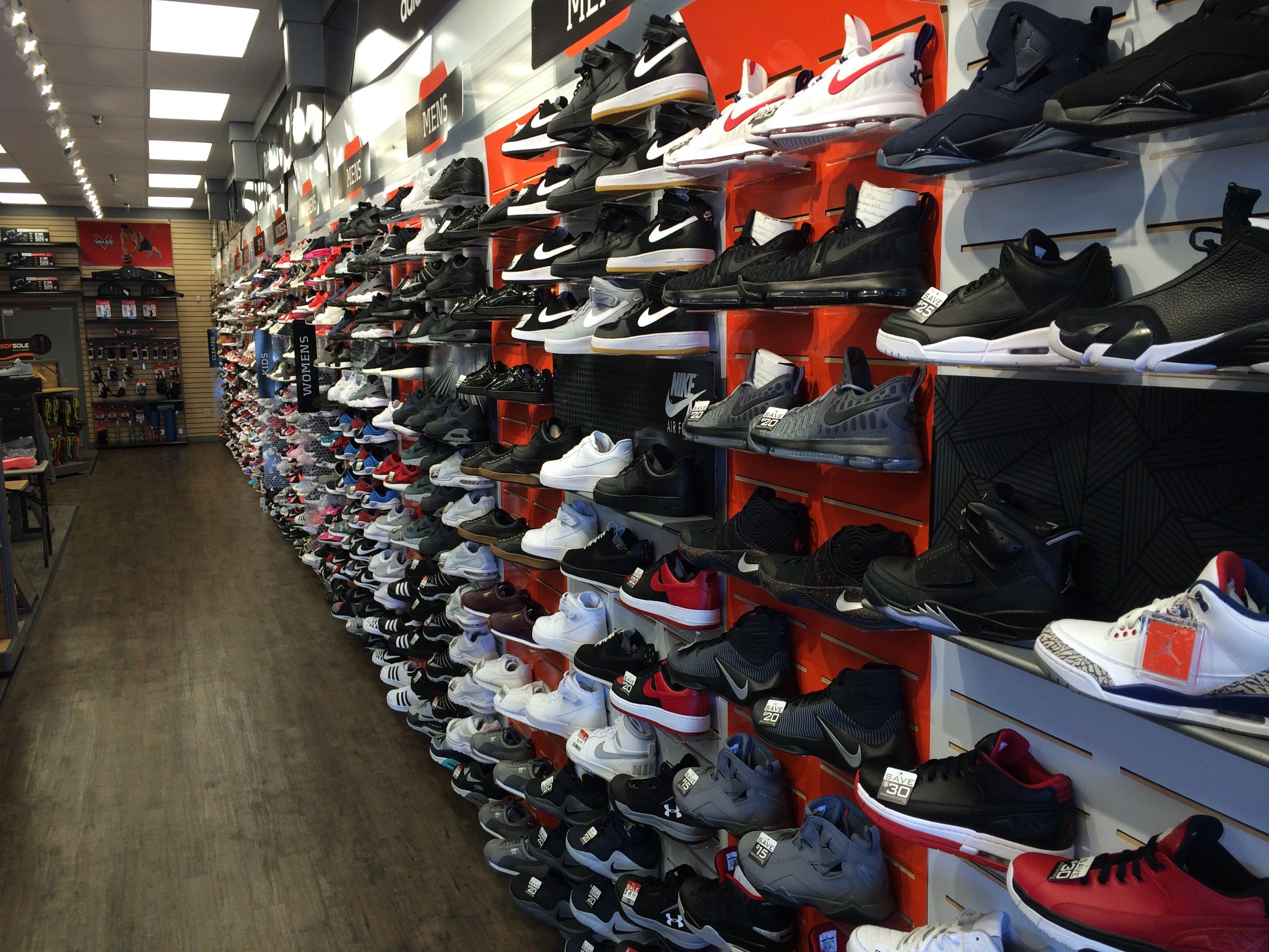 hibbett shoe store