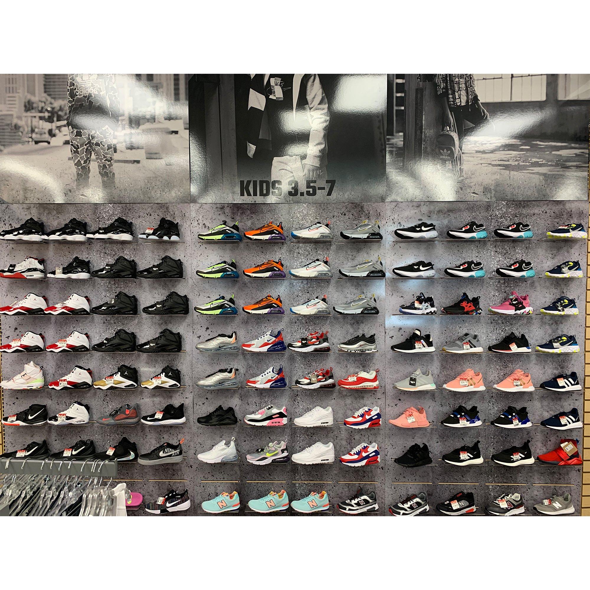 shoe store in deerfield